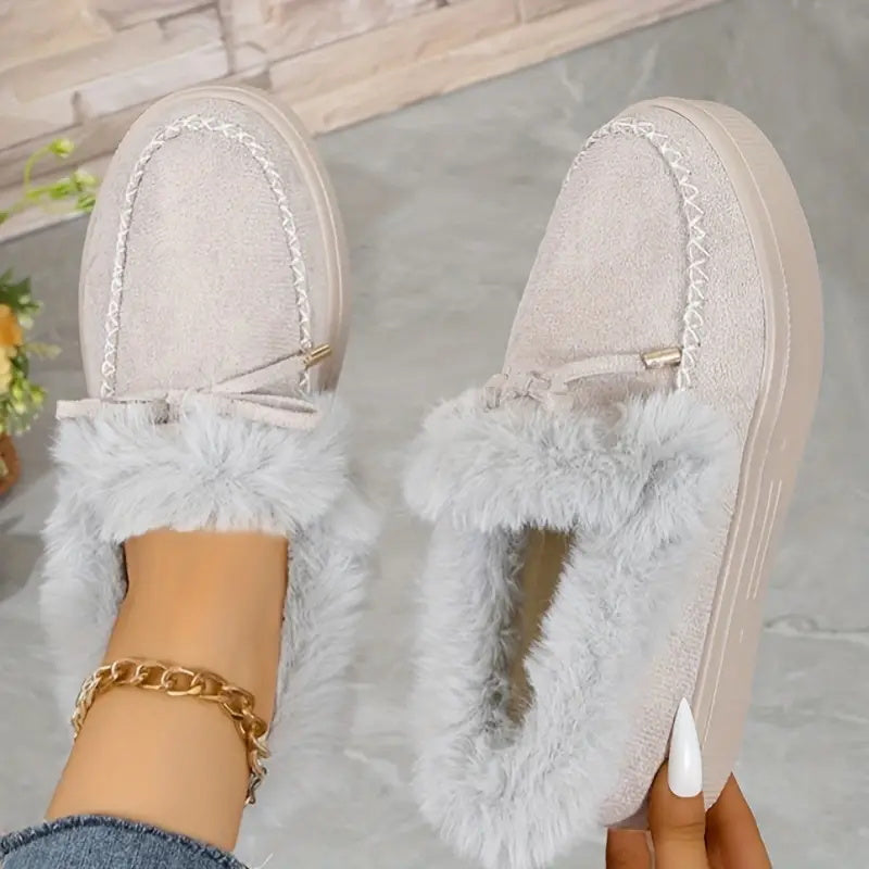 Outfit Flow - Bow Furry Round Toe Flat Slip-Ons