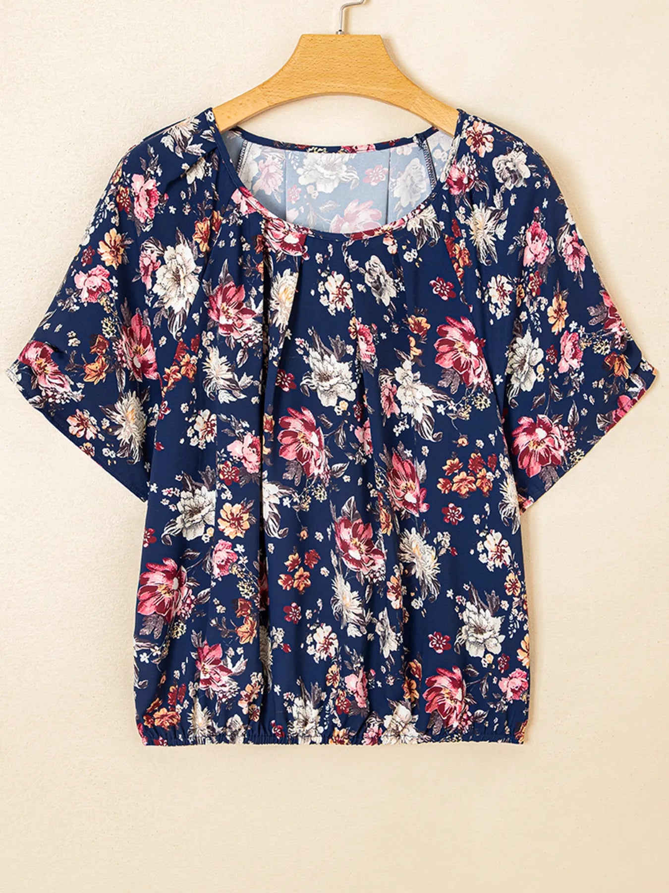 Floral Short Sleeve Scoop Neck Casual Blouse OutfitFlow