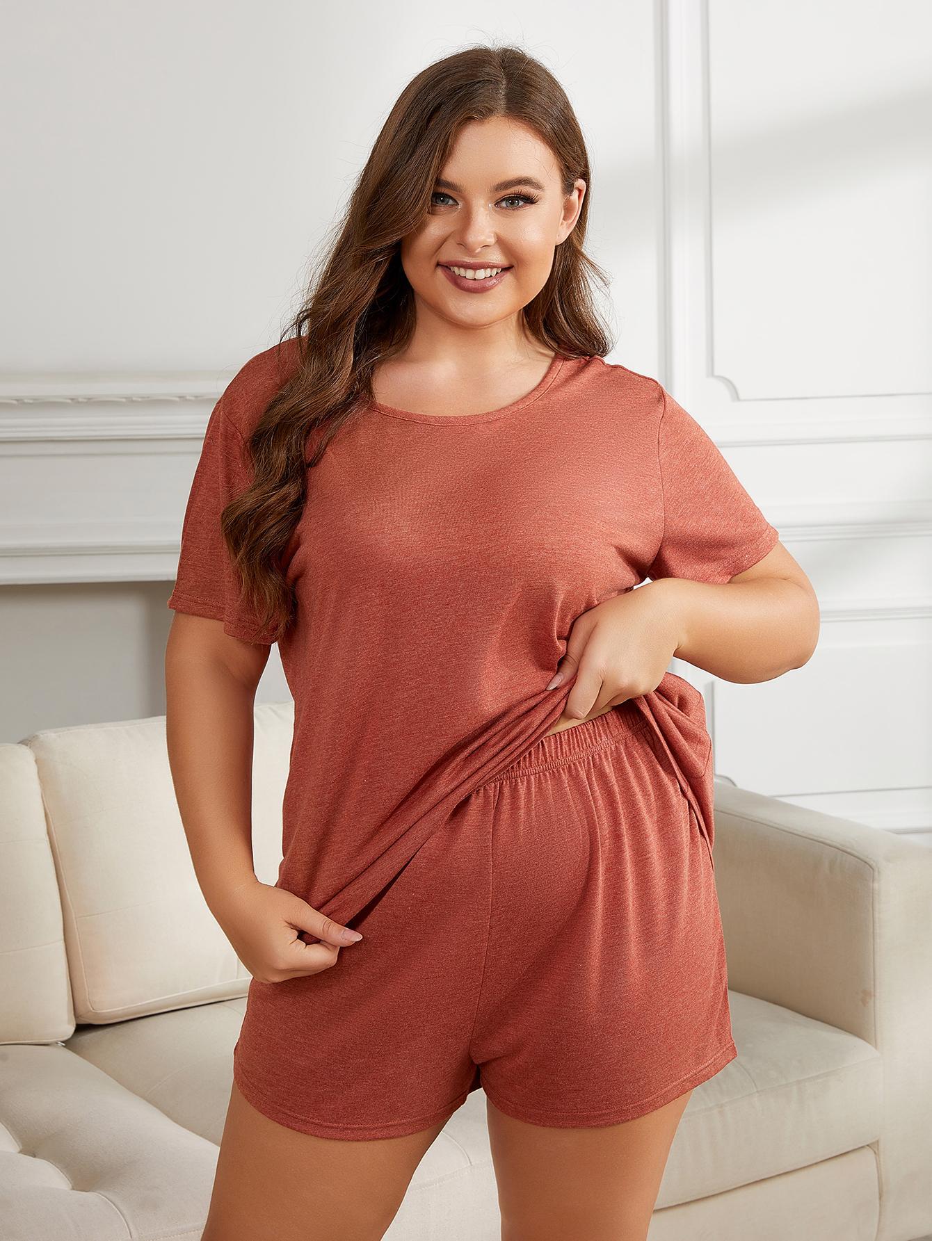 Outfit Flow - Plus Size Round Neck Short Sleeve Two-Piece Loungewear Set