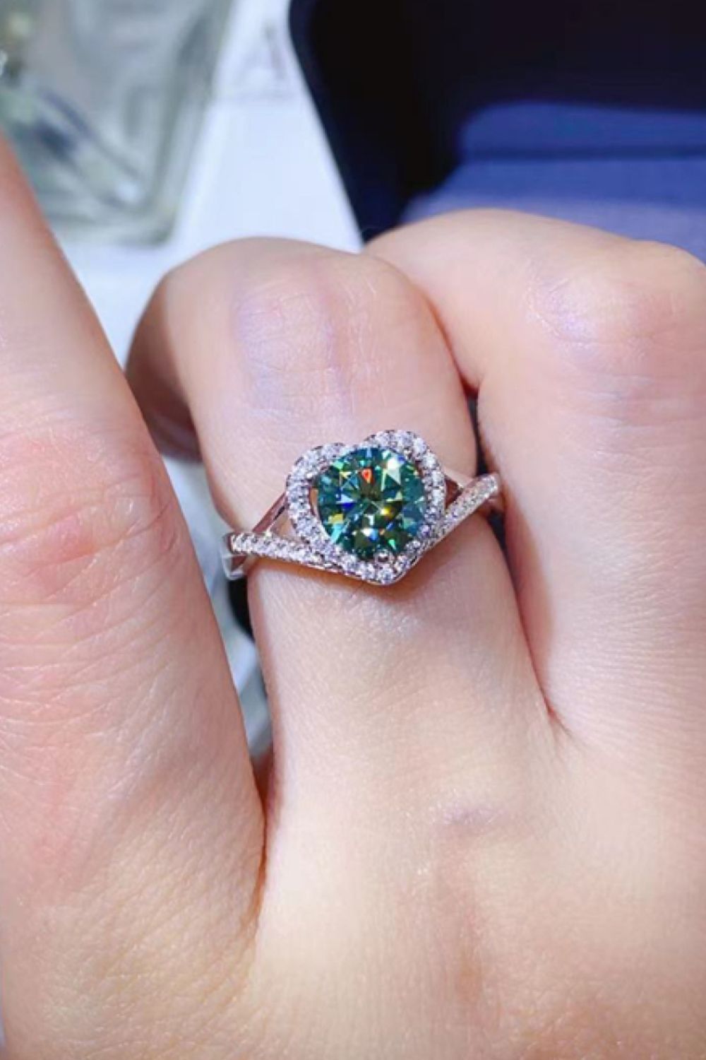 Adored 1 Carat Moissanite 925 Sterling Silver Heart Ring Green OutfitFlow