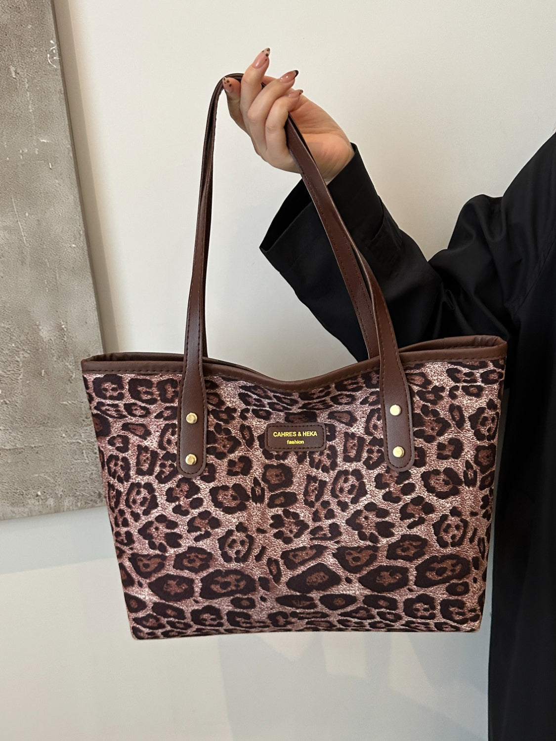 Outfit Flow - Leopard Polyester Tote Bag