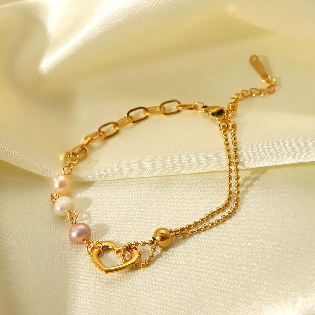 18K Gold-Plated Heart Pearl Bracelet OutfitFlow