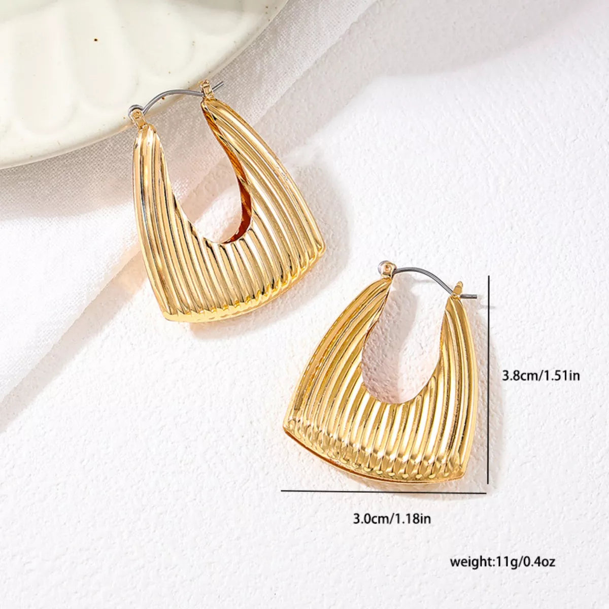 18K Gold-Plated Alloy Ribbed Triangular Hoop Earrings OutfitFlow