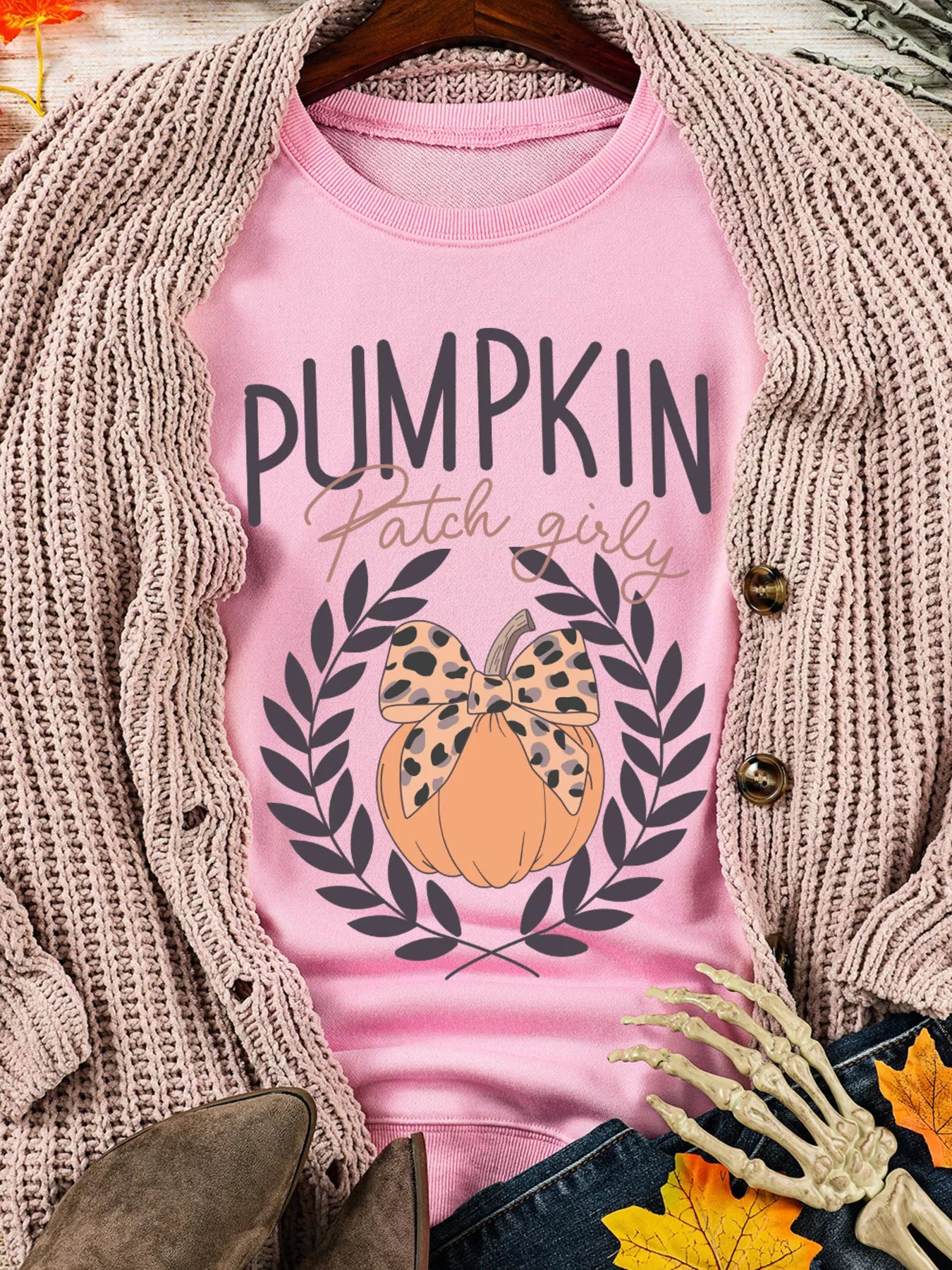 Halloween Leopard Bowknot Pumpkin Graphic Sweatshirt OutfitFlow