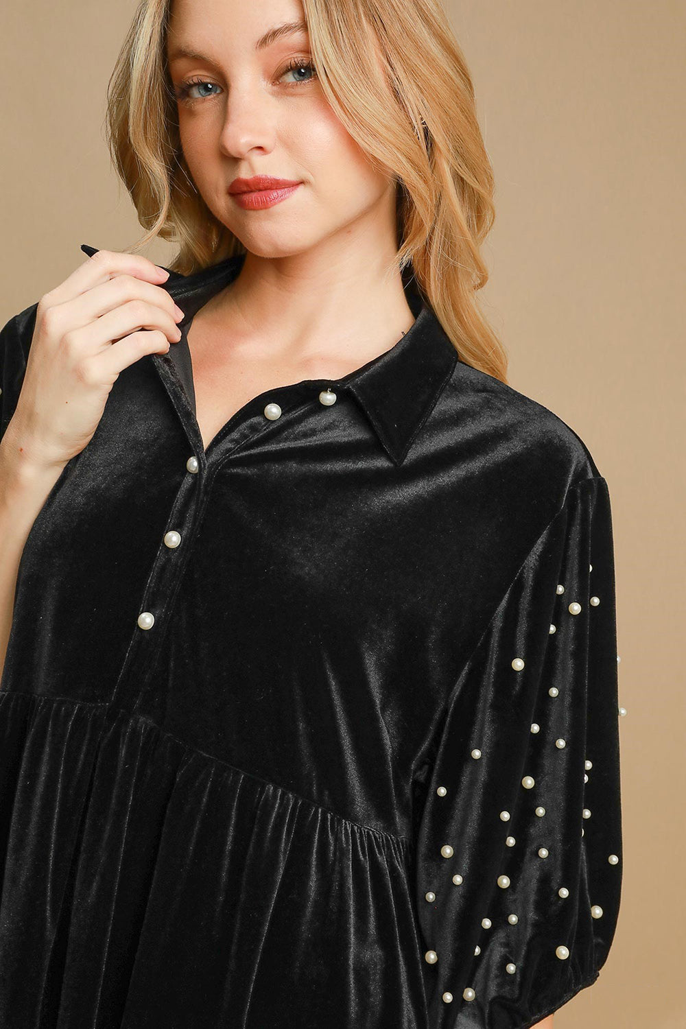 Outfit Flow - Umgee Pearl Detail Half Sleeve Velvet Babydoll Blouse