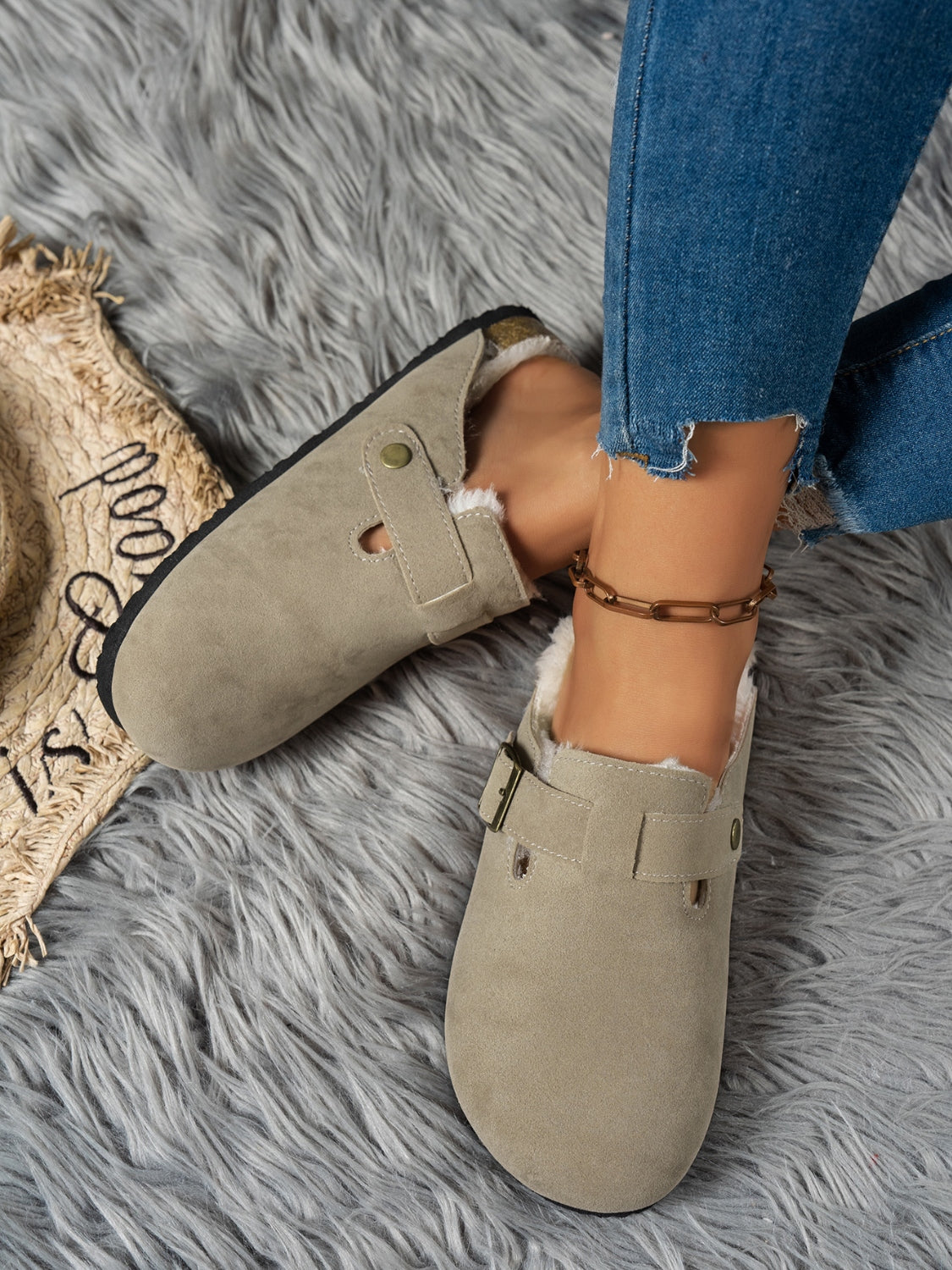 Outfit Flow - Suede Round Toe Slippers