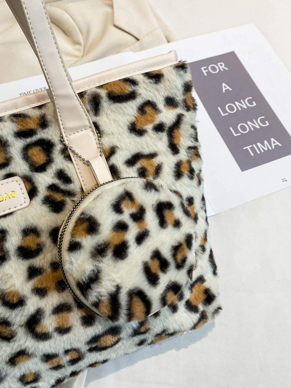 Outfit Flow - Leopard Faux Fur Tote Bag with Coin Purse