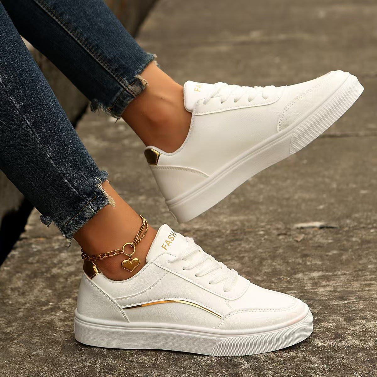 Outfit Flow - PU Leather Round Toe Flat Sneakers