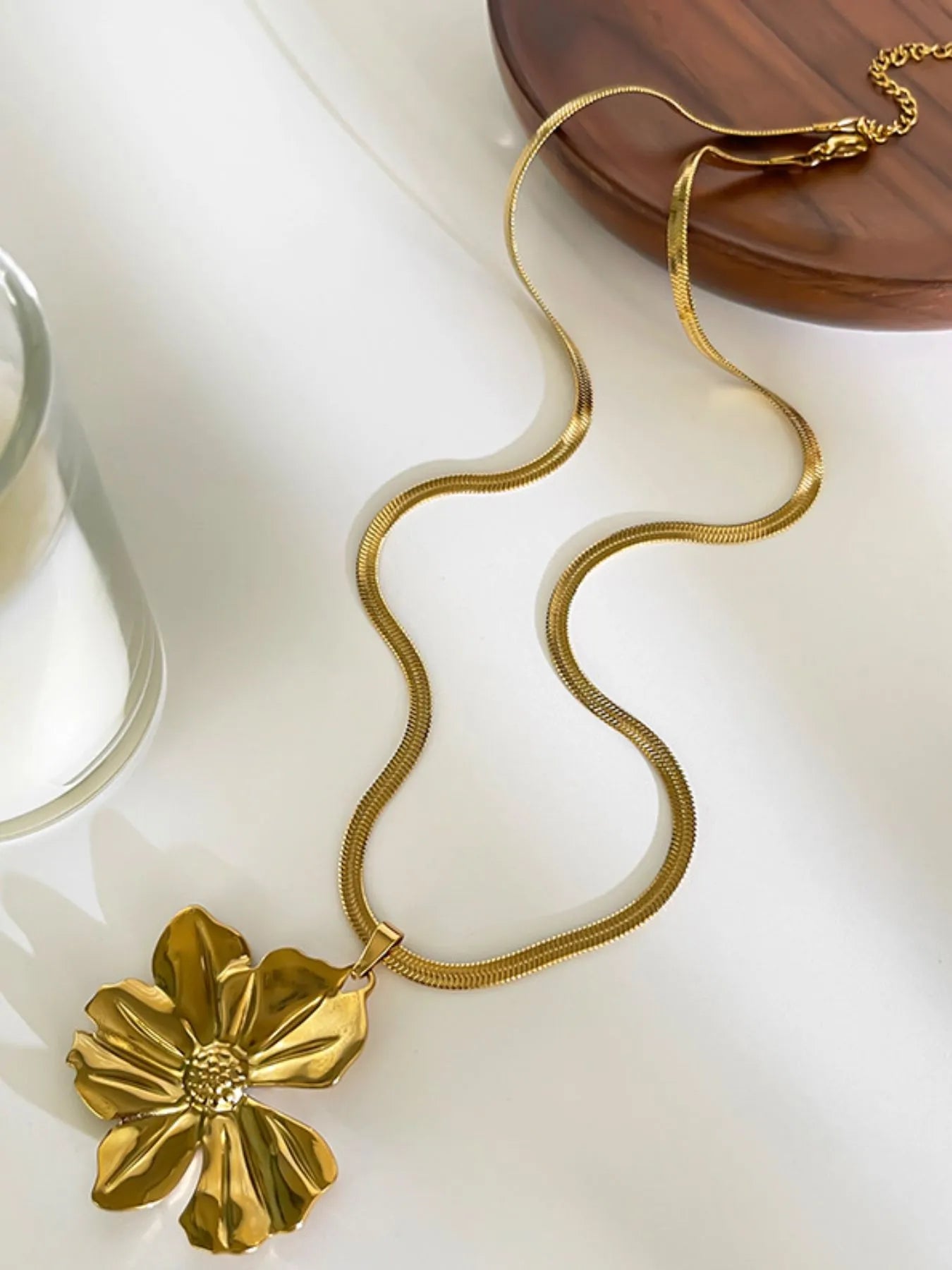 18K Gold-Plated Flower Pendant Snake Chain Necklace OutfitFlow