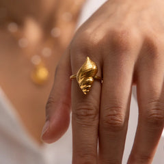 18K Gold-Plated Stainless Steel Seashell Ring Gold One Size OutfitFlow
