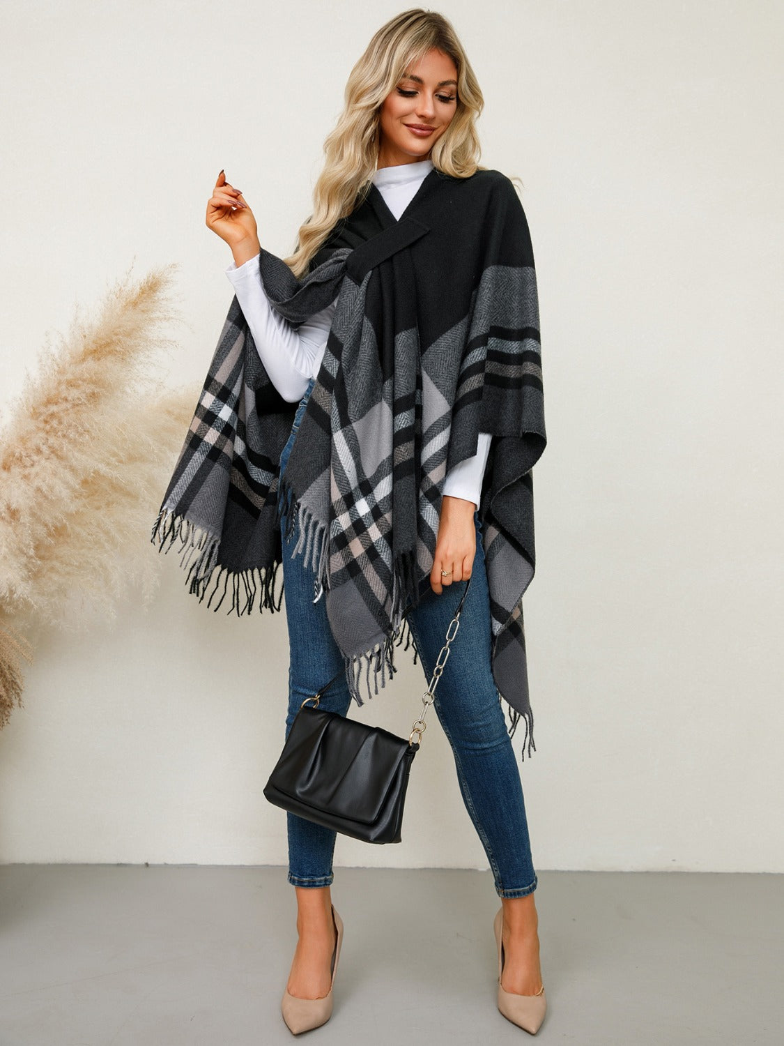 Outfit Flow - Fringe Contrast Plaid Poncho