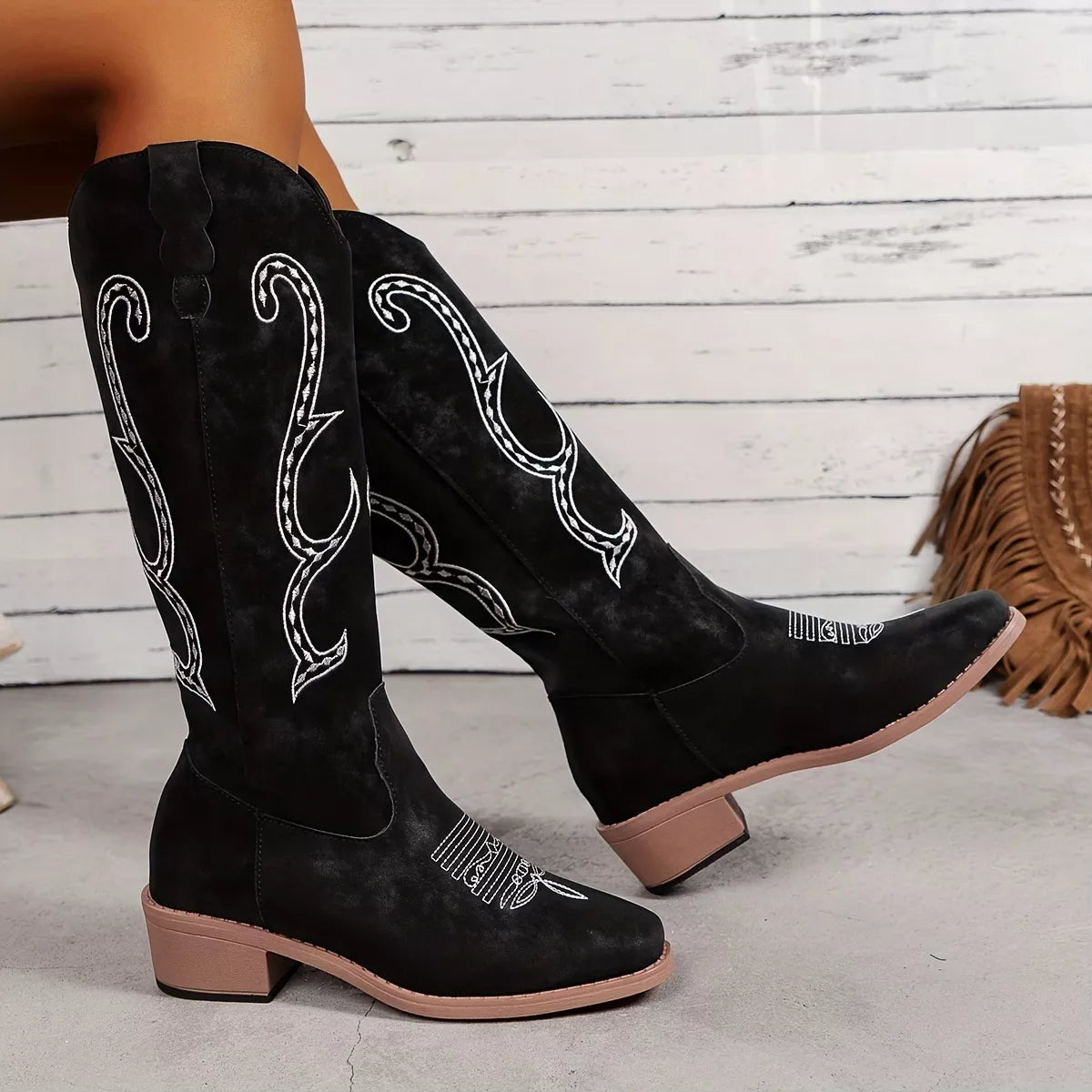 Embroidered Round Toe Block Heels Boots OutfitFlow