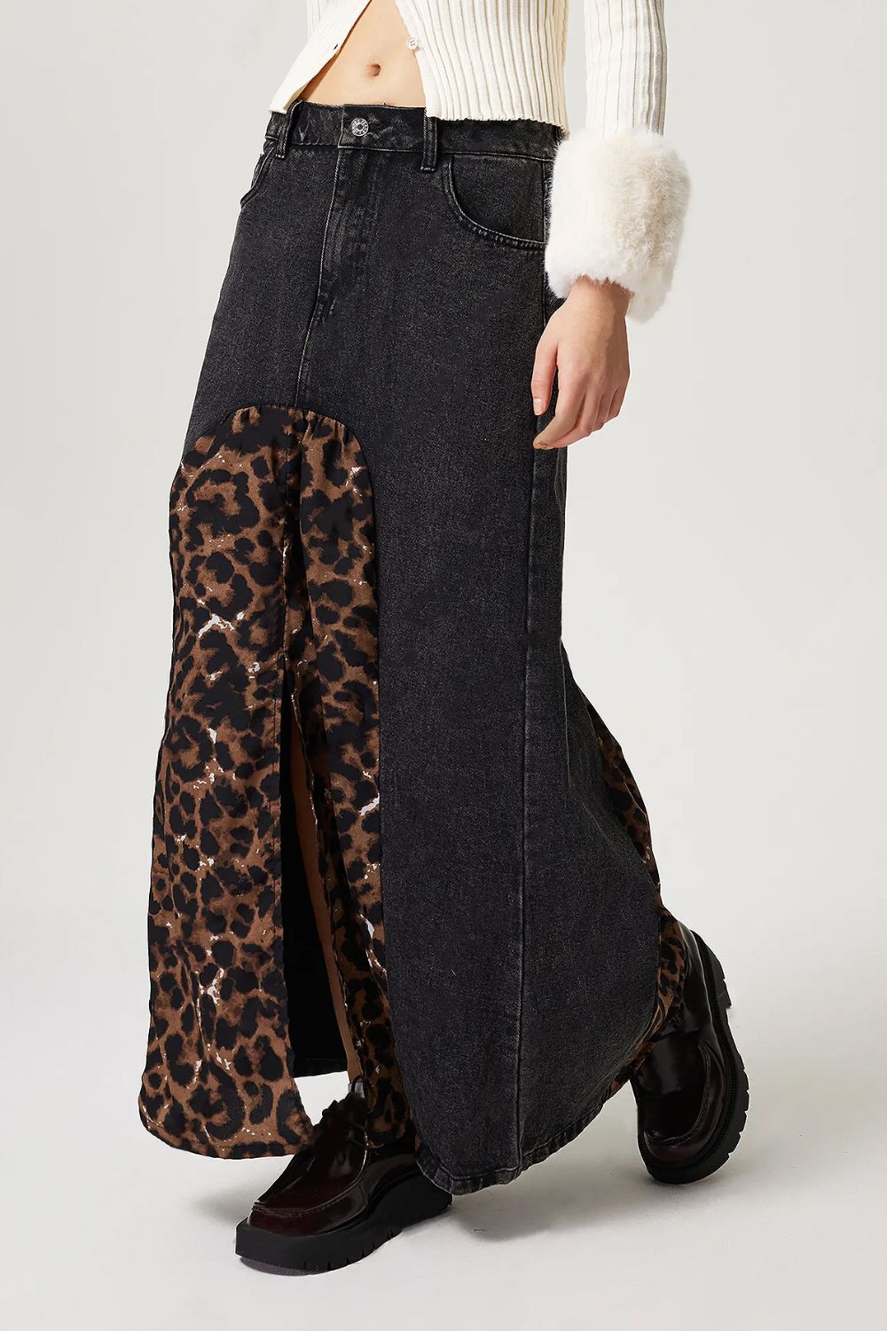 Outfit Flow - Slit Leopard Midi Denim Skirt