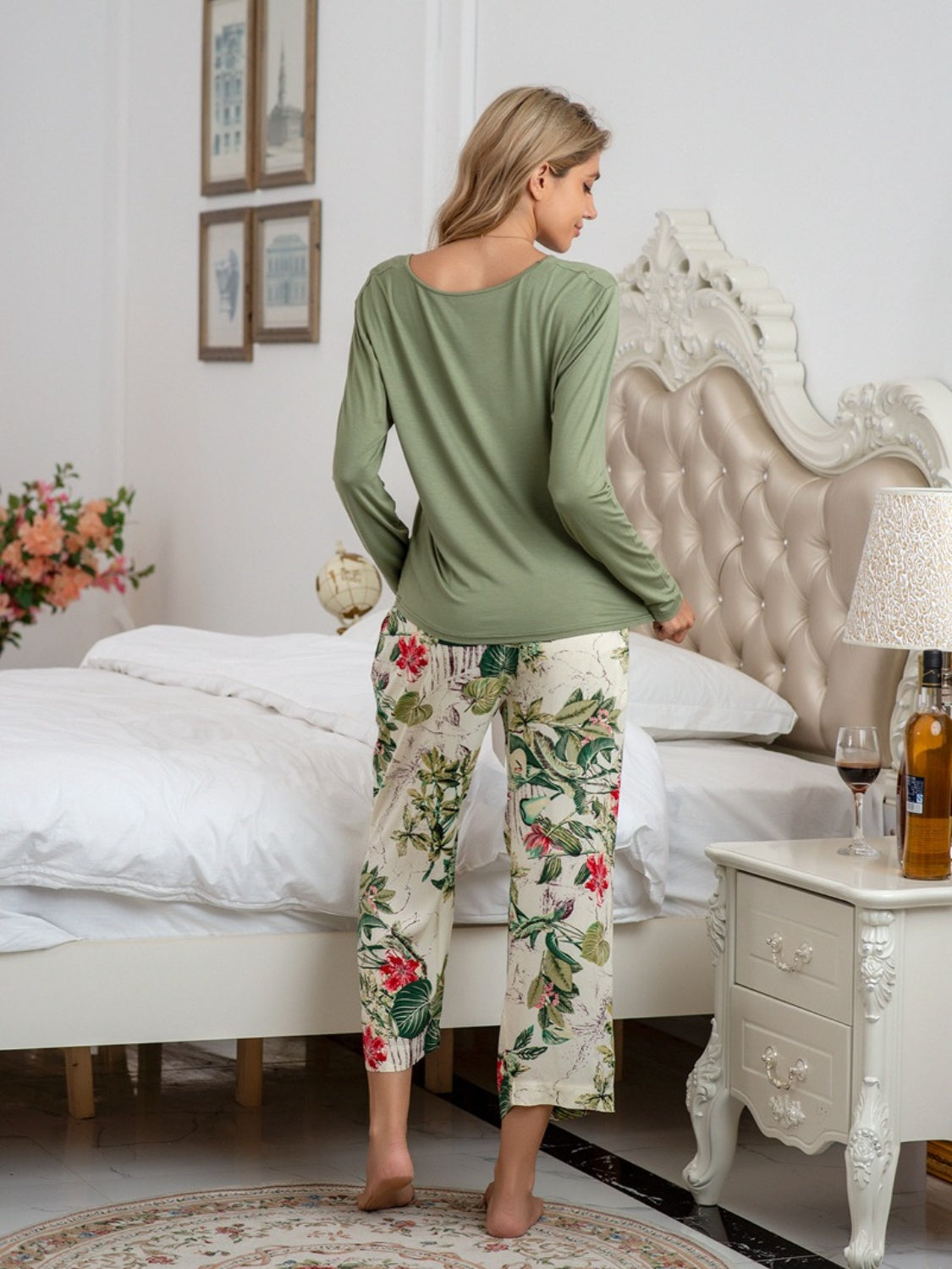 Outfit Flow - Round Neck Top and Printed Pants Lounge Set