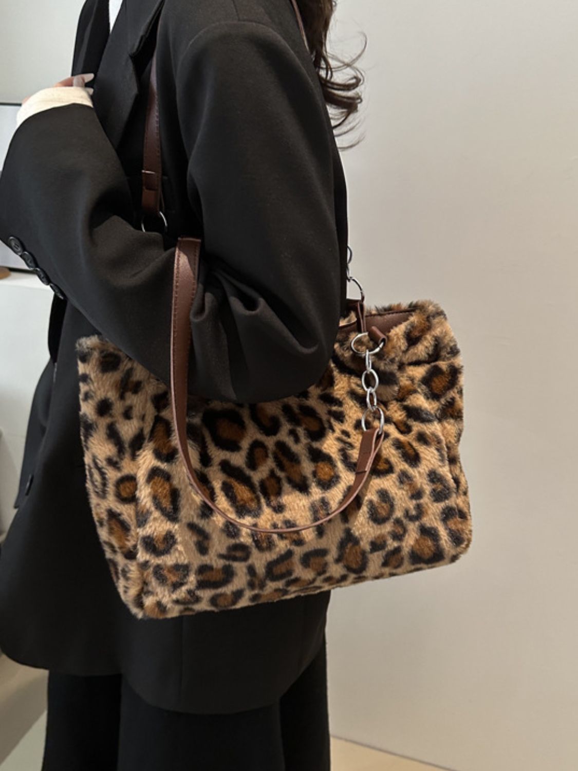 Outfit Flow - Faux Fur Leopard Shoulder Bag