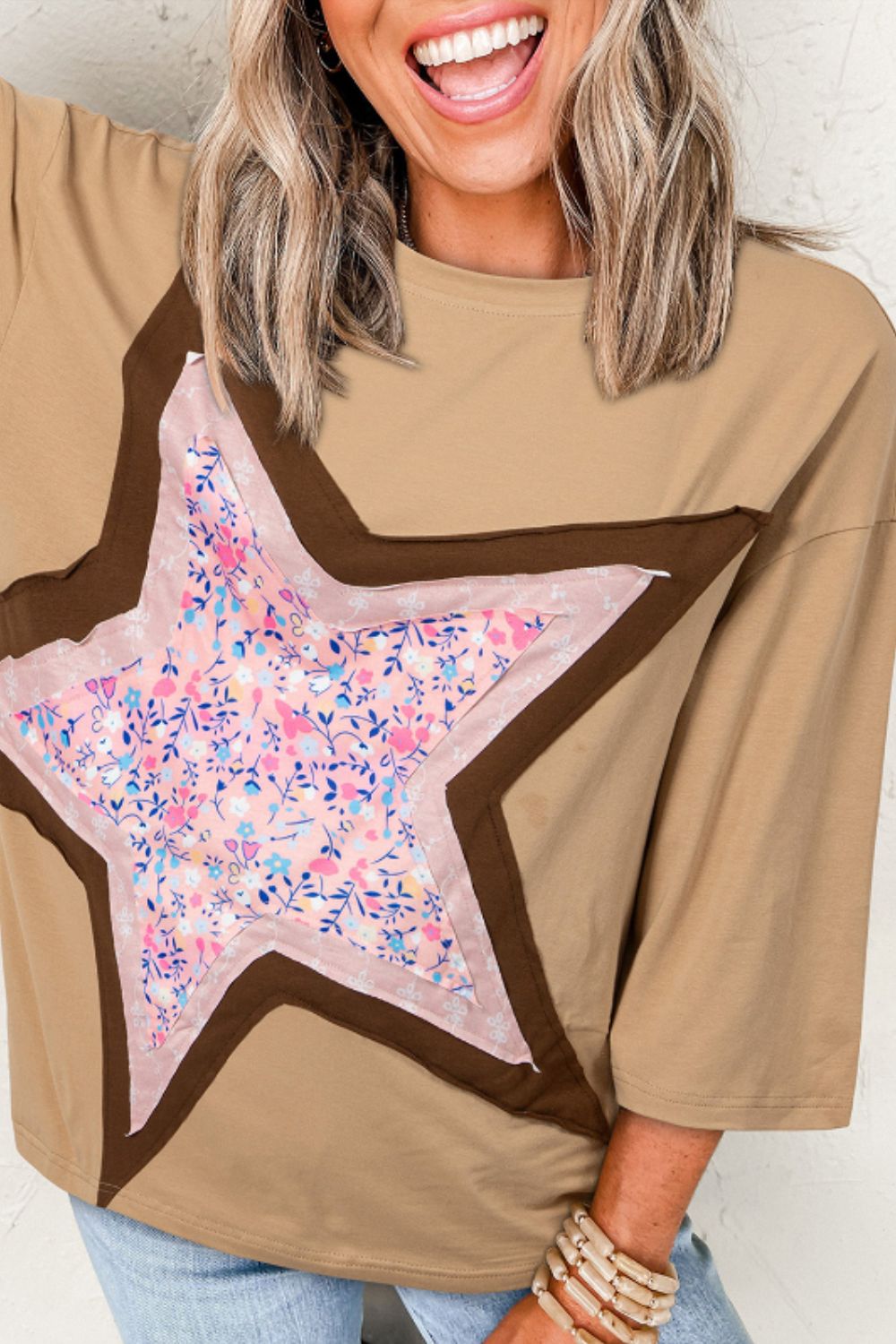 Outfit Flow - Star Applique Patch Round Neck T-Shirt