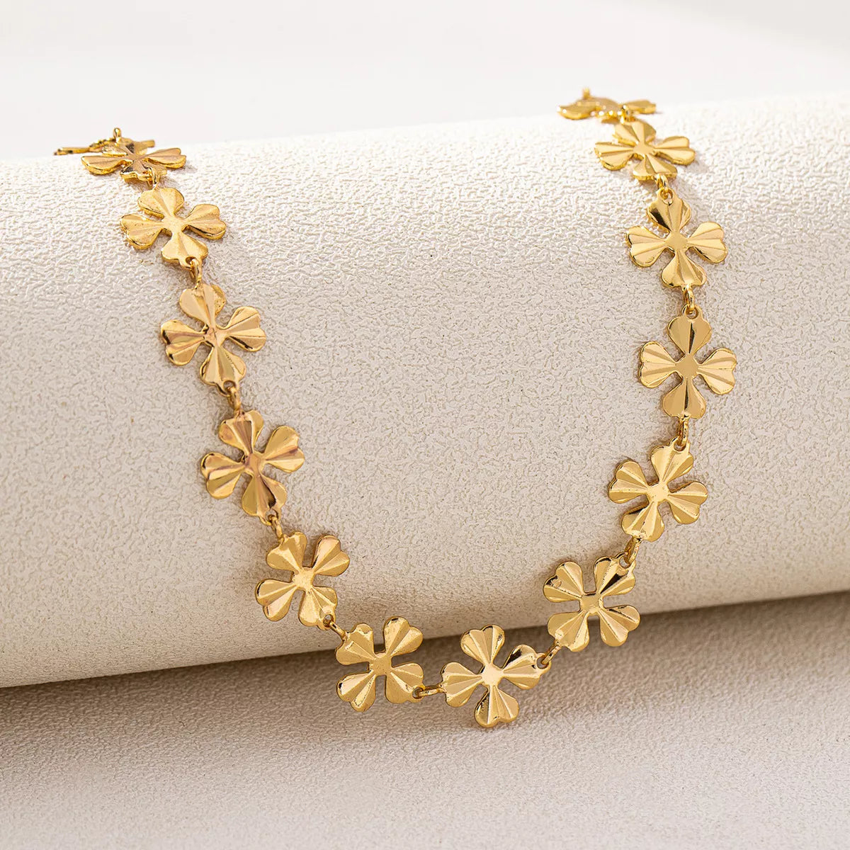 18K Gold-Plated Alloy Flower Chain Necklace OutfitFlow