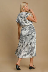 Umgee Full Size Two Tone Landscape Print Midi Dress Plus Size OutfitFlow