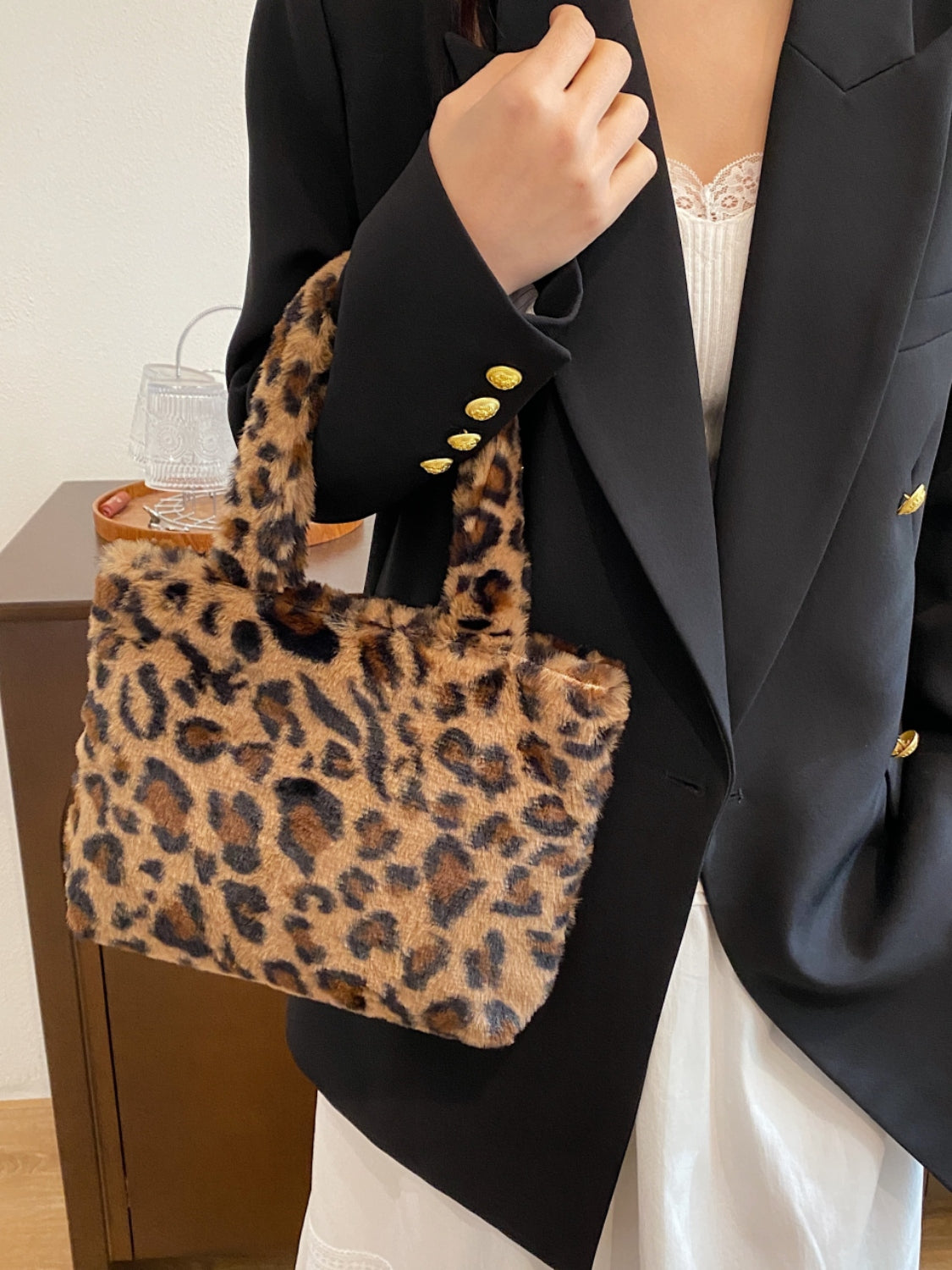 Outfit Flow - Leopard Fluff Handbag with Zip