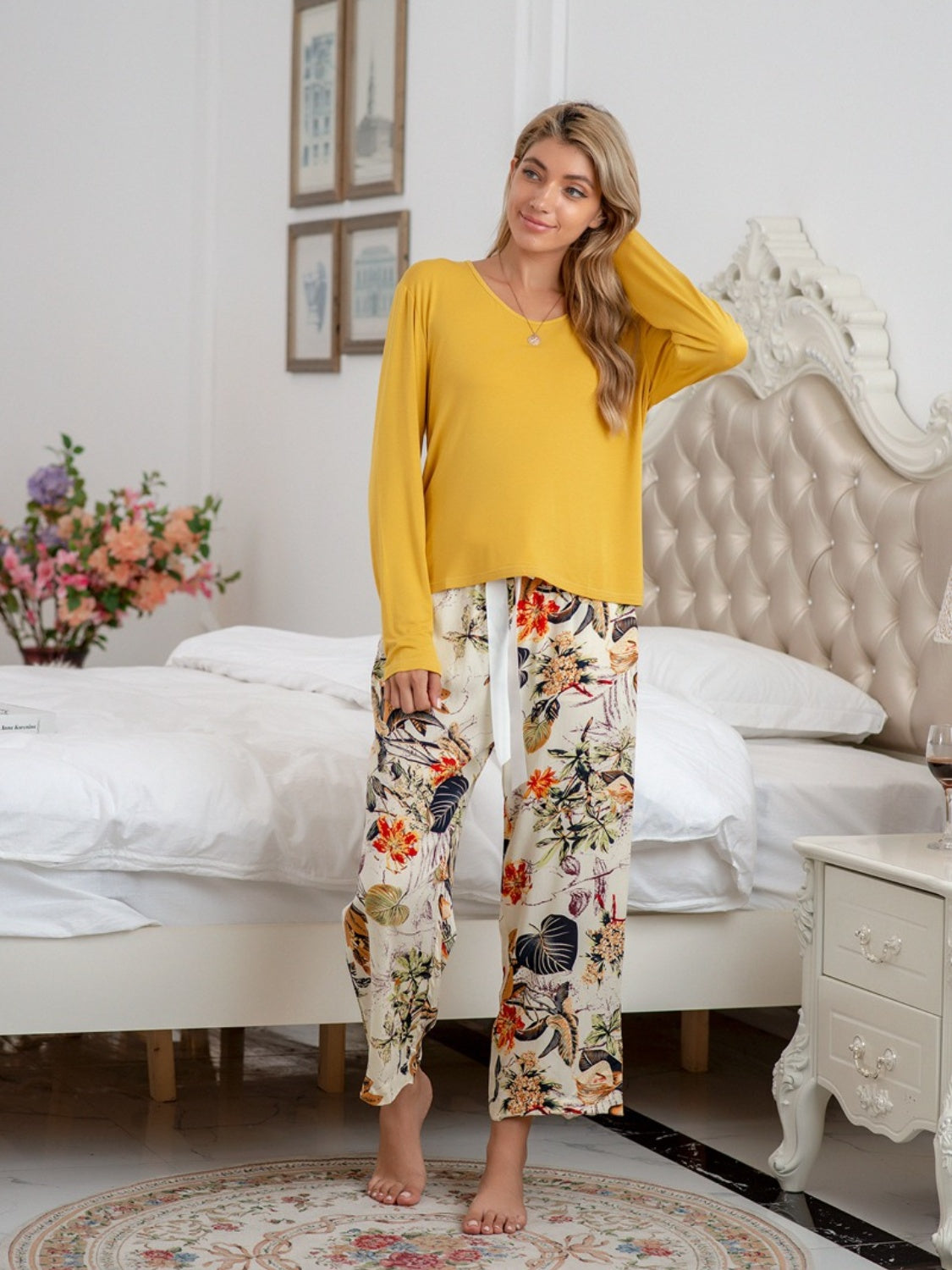 Outfit Flow - Round Neck Top and Printed Pants Lounge Set