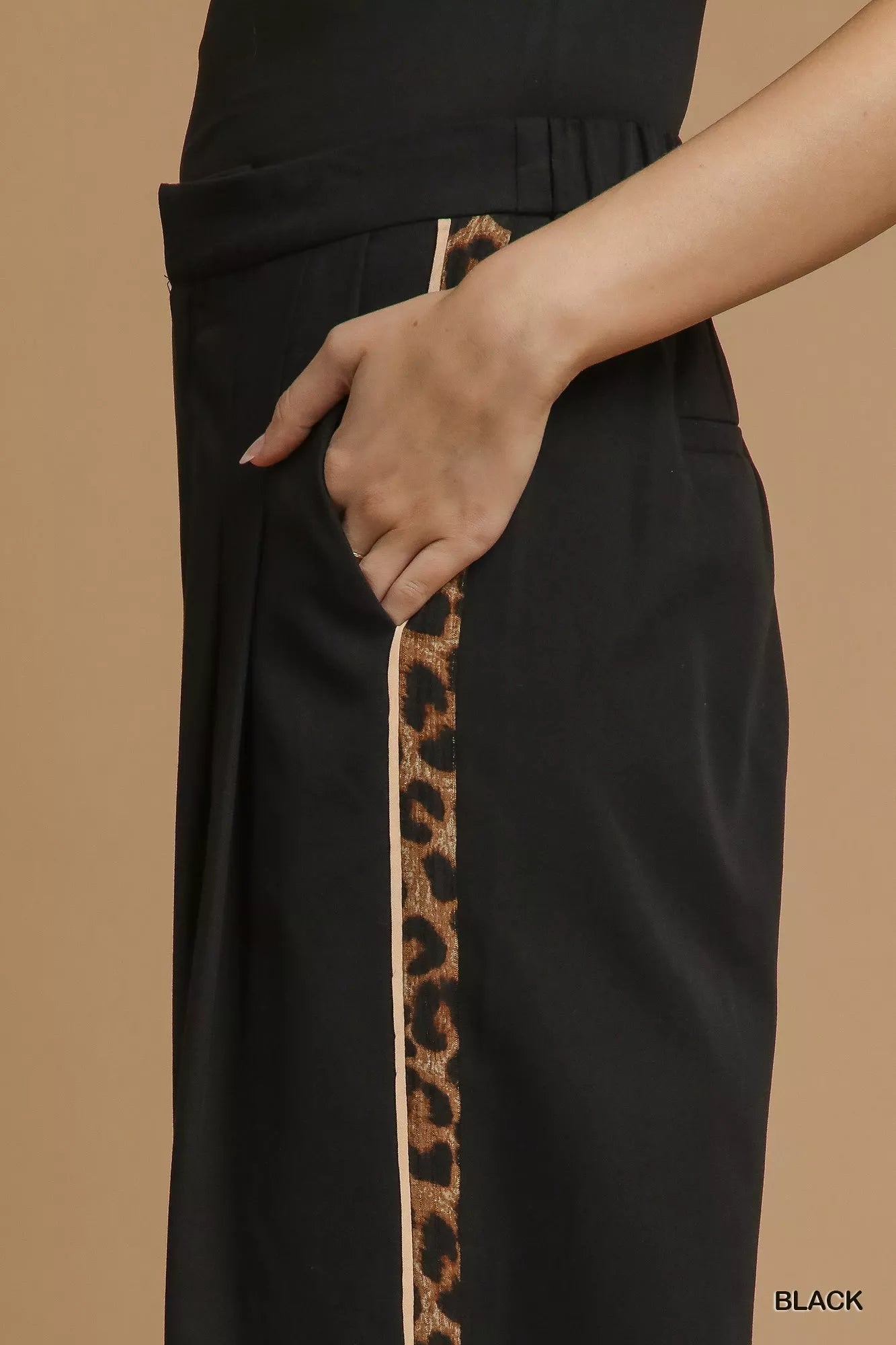 Umgee Front Pleated Wide-Leg Pants with Contrast Trim OutfitFlow