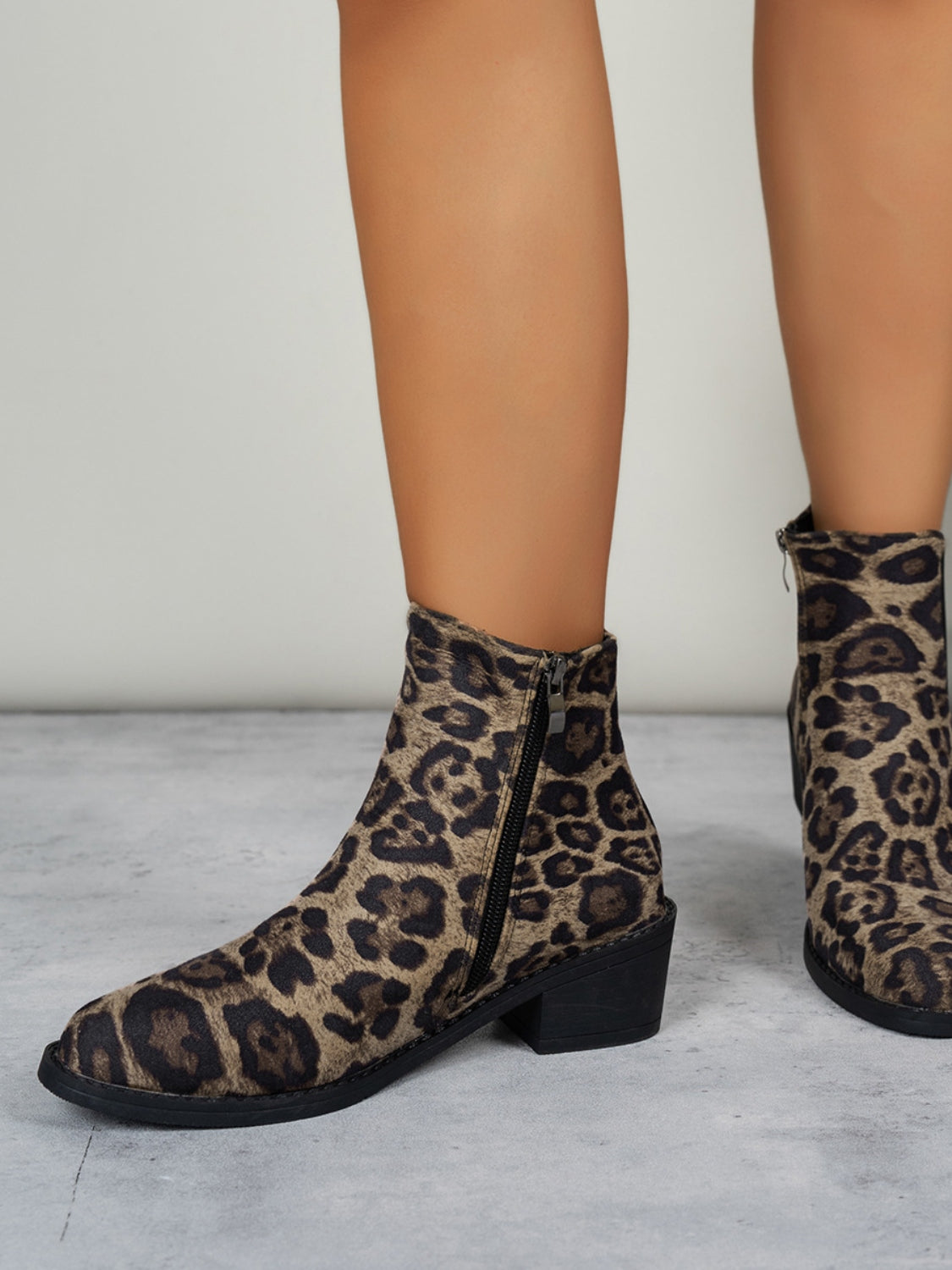 Outfit Flow - Leopard Point Toe Block Heel Boots