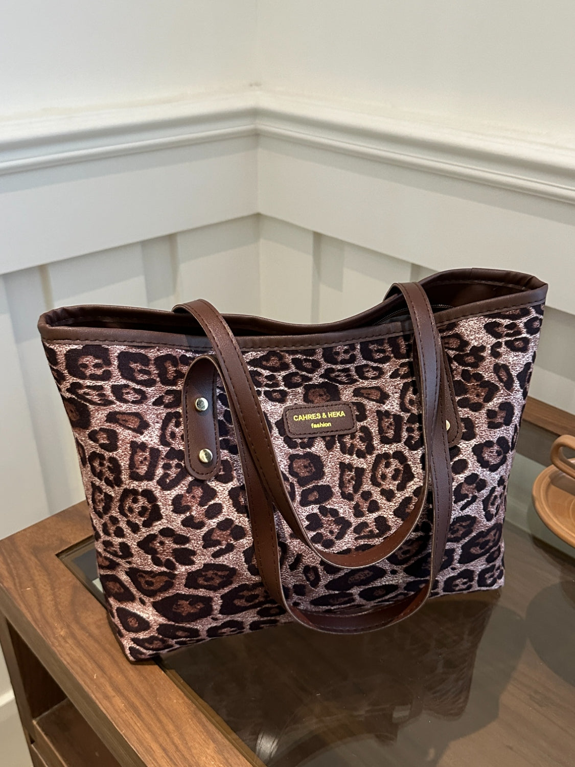 Outfit Flow - Leopard Polyester Tote Bag