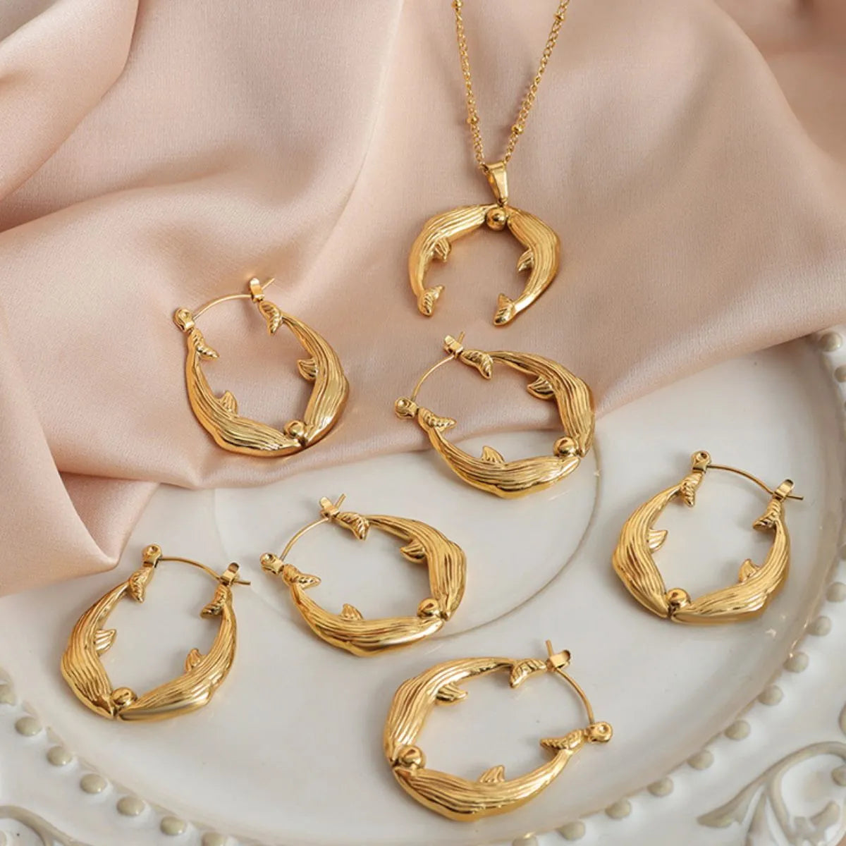 Gold Horseshoe Jewelry Set with Necklace and Earrings OutfitFlow