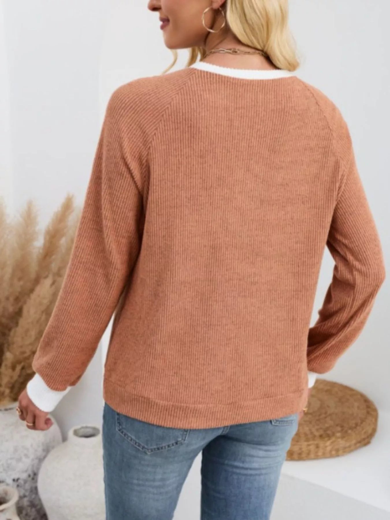 Two-Tone Raglan Sleeve T-Shirt OutfitFlow