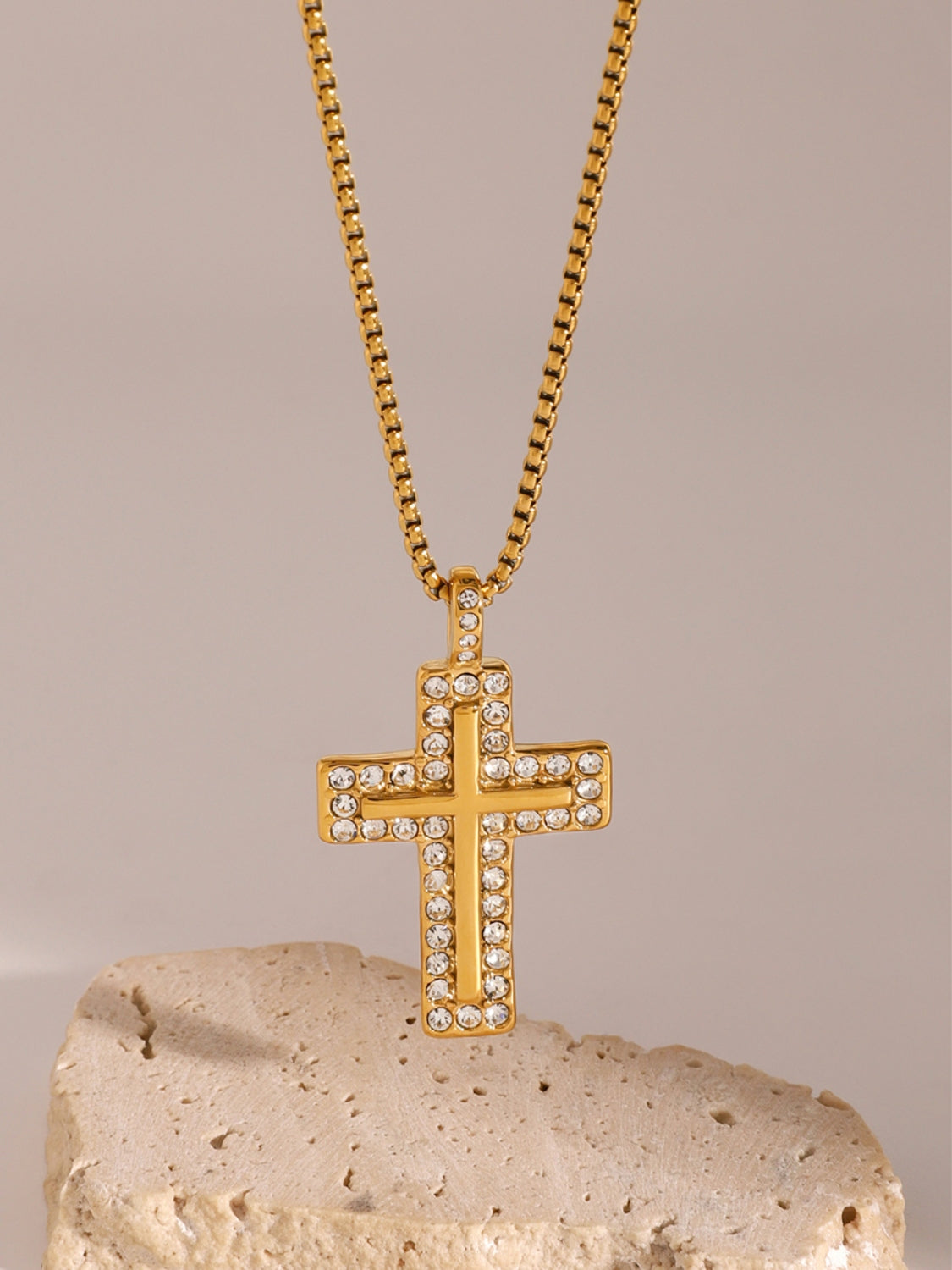 Outfit Flow - 18K Gold-Plated Inlaid Zircon Cross Necklace