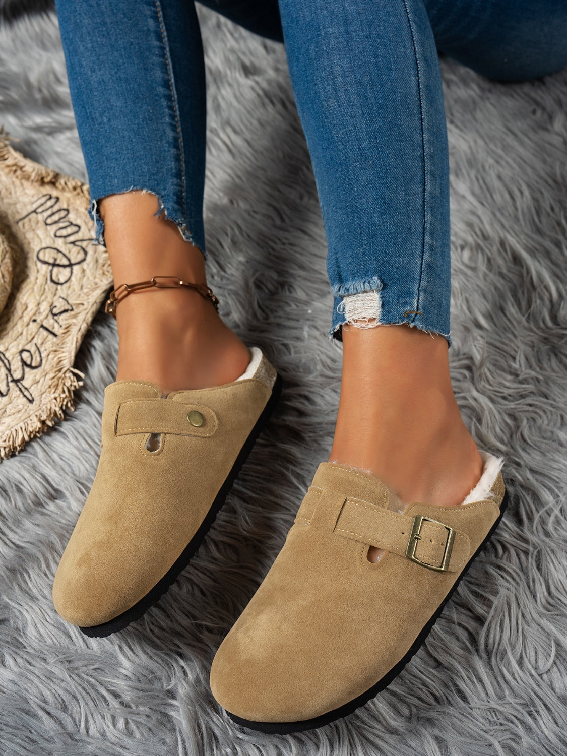 Outfit Flow - Suede Round Toe Slippers