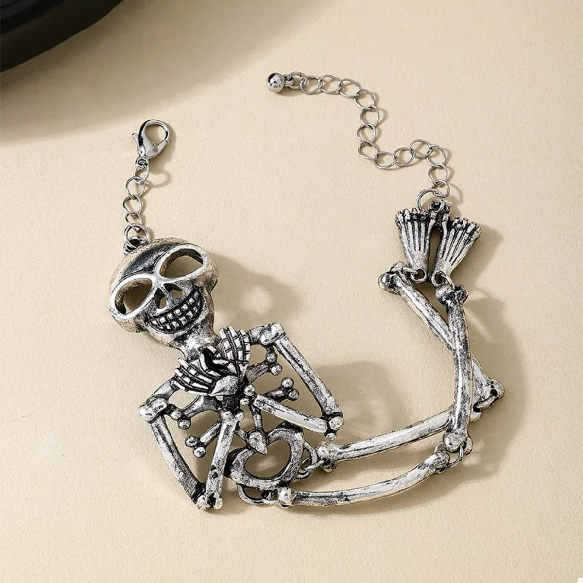 Alloy Skull Necklace and Bracelet Jewelry Set OutfitFlow