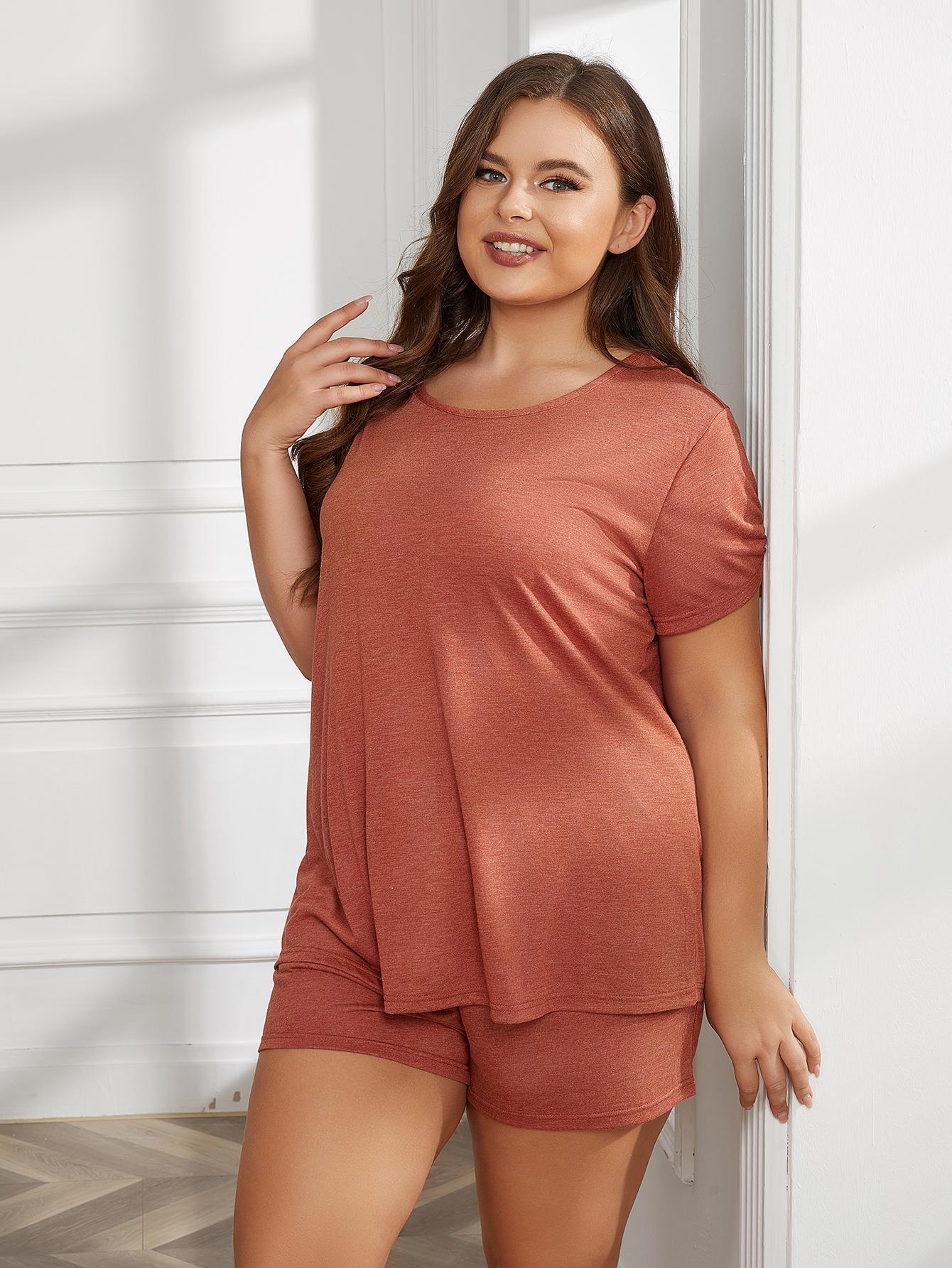 Outfit Flow - Plus Size Round Neck Short Sleeve Two-Piece Loungewear Set