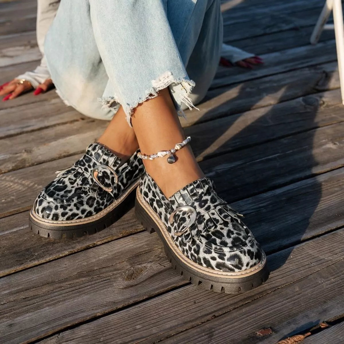 Round Toe Platform Loafers Trendsi