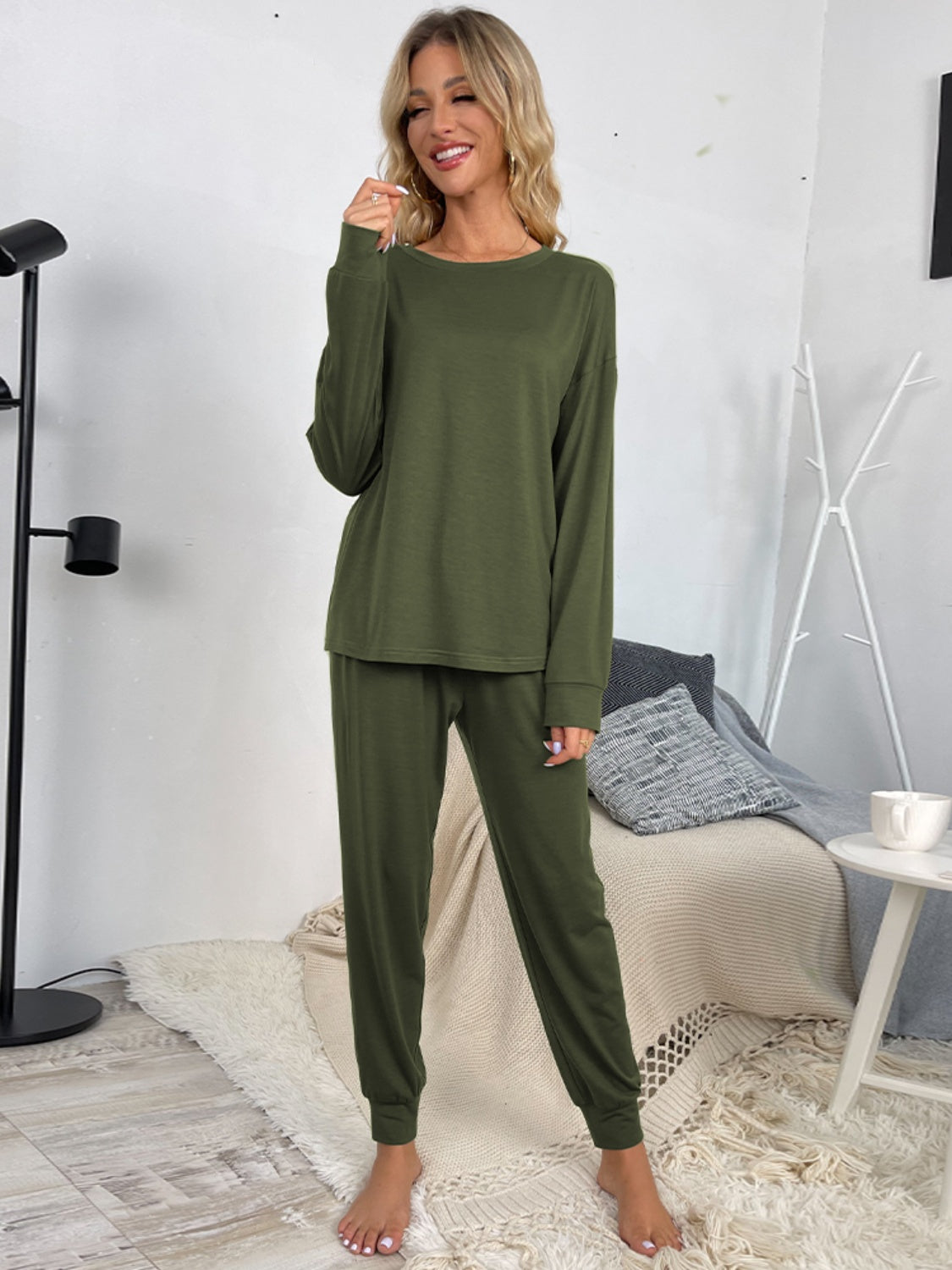 Outfit Flow - Shiny Round Neck Top and Drawstring Pants Lounge Set