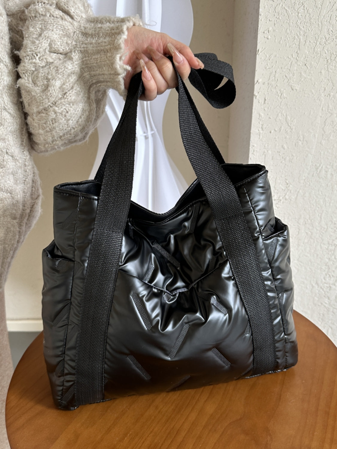 Outfit Flow - Solid Color Tote Bag with Side Pockets