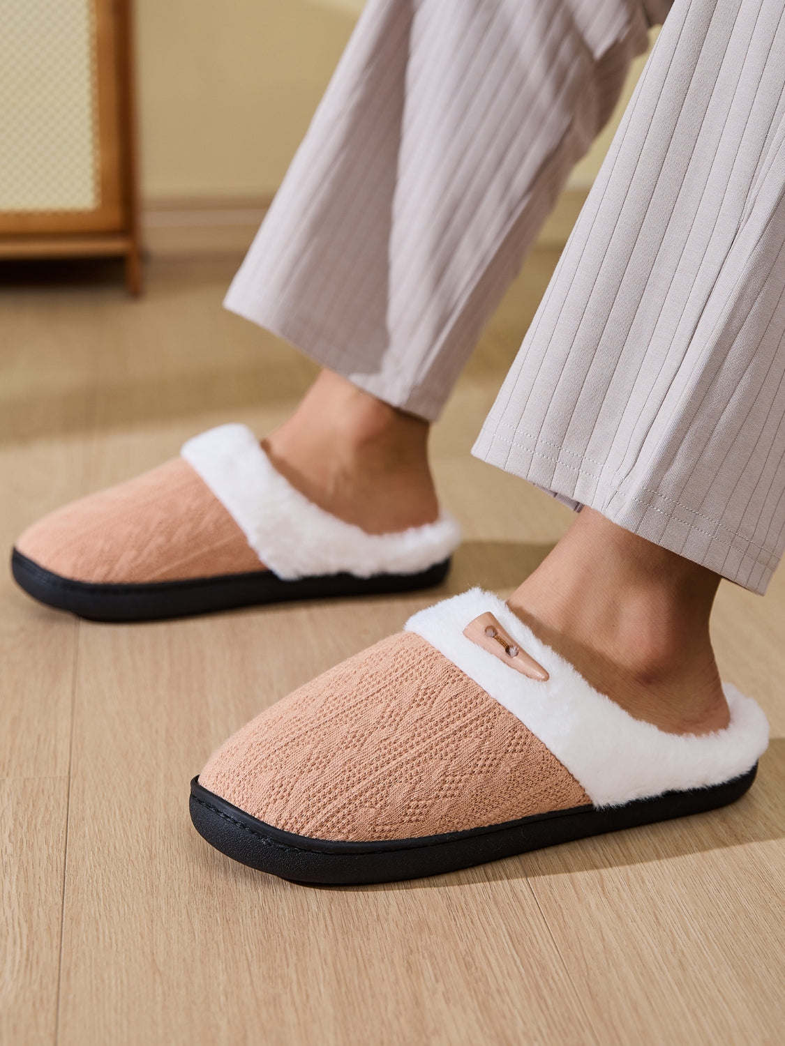 Outfit Flow - Horn Buckle Furry Texture Flat Slippers