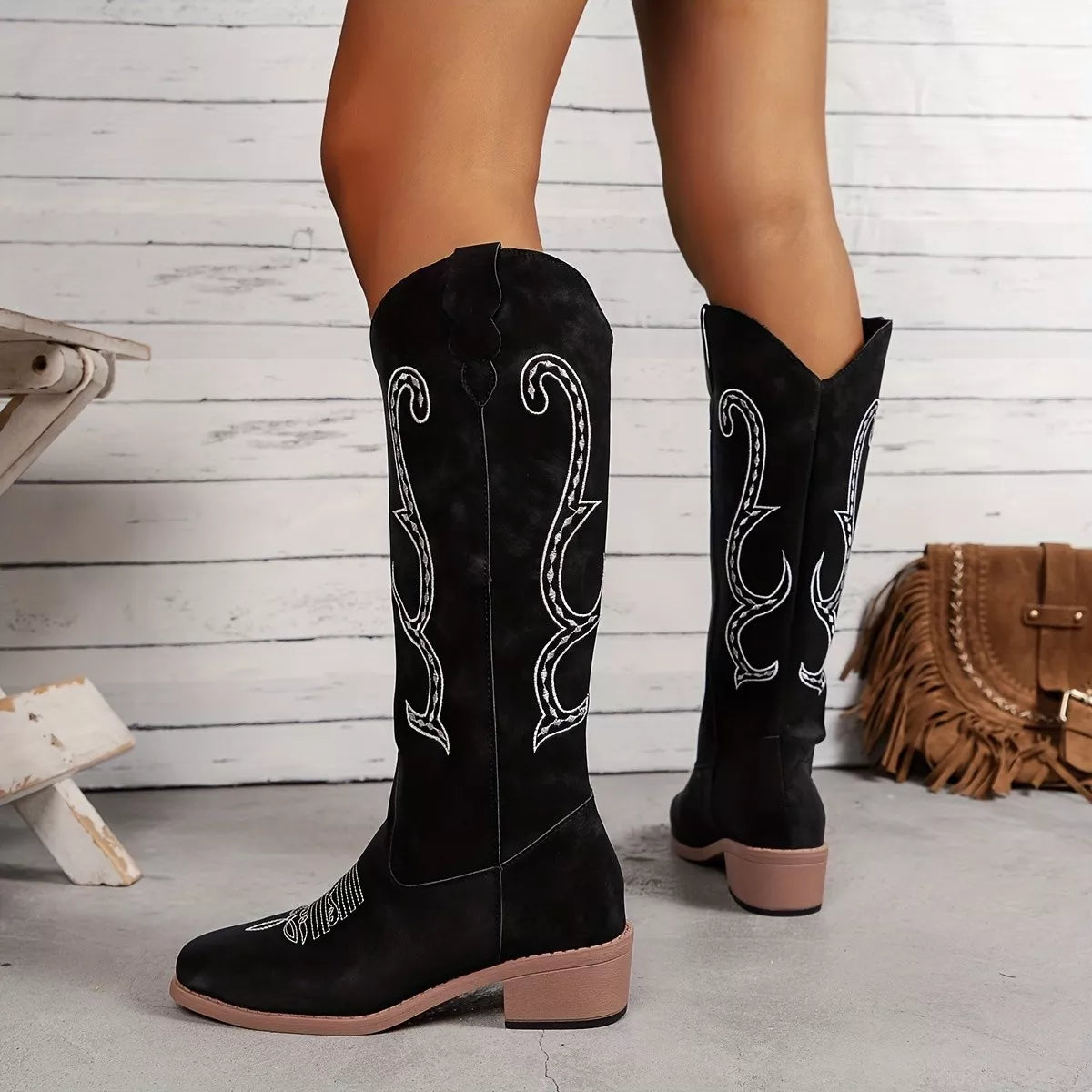 Embroidered Round Toe Block Heels Boots OutfitFlow