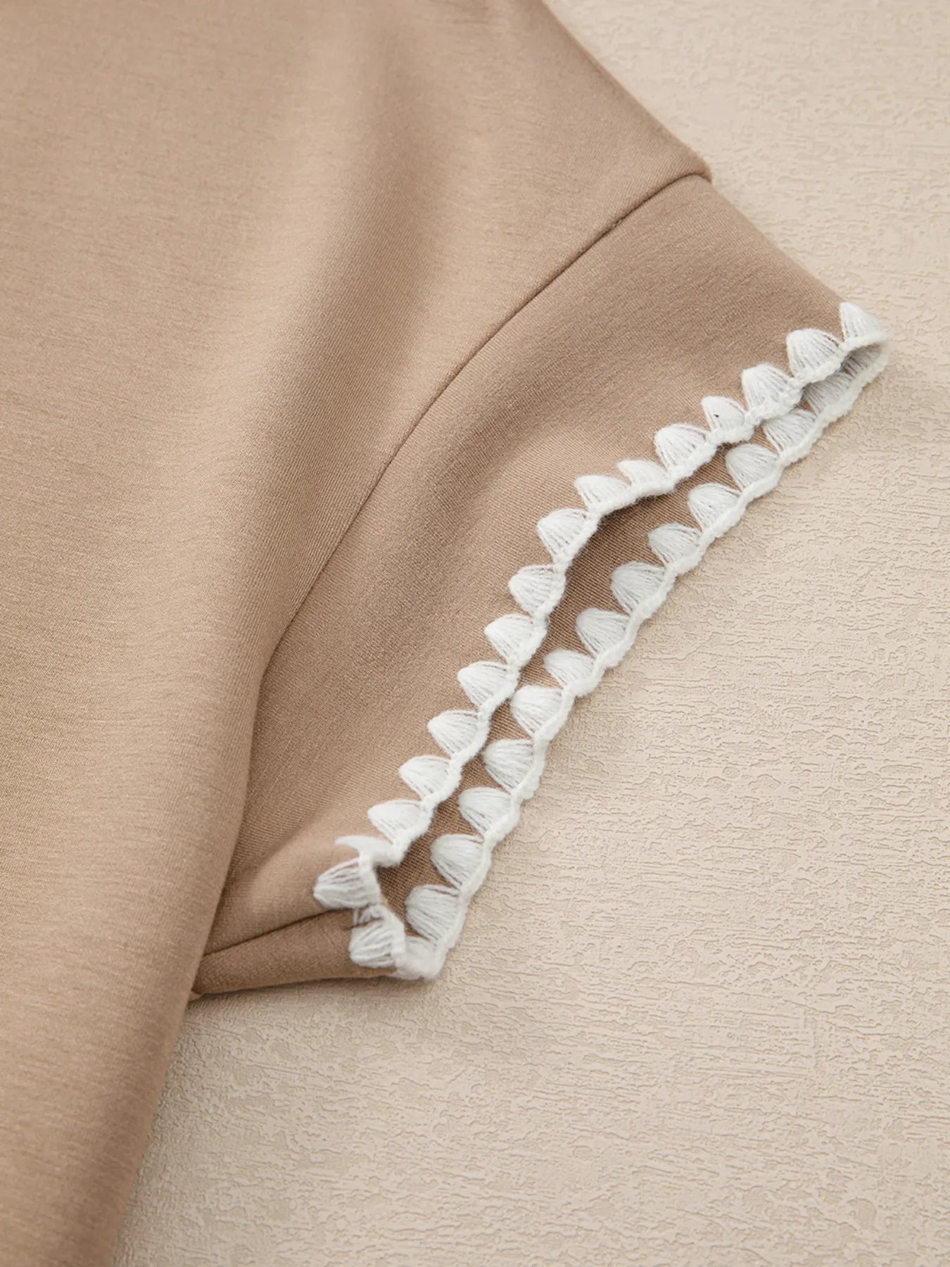 Contrast Trim Short Sleeve T-Shirt OutfitFlow