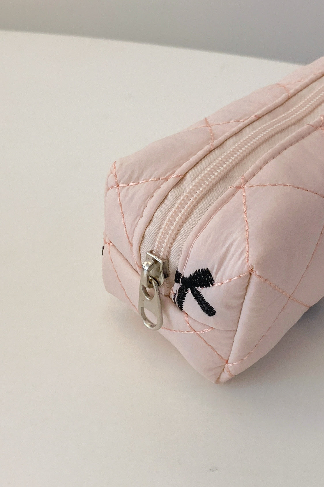 Outfit Flow - Bow Embroidered Quilted Storage Bag