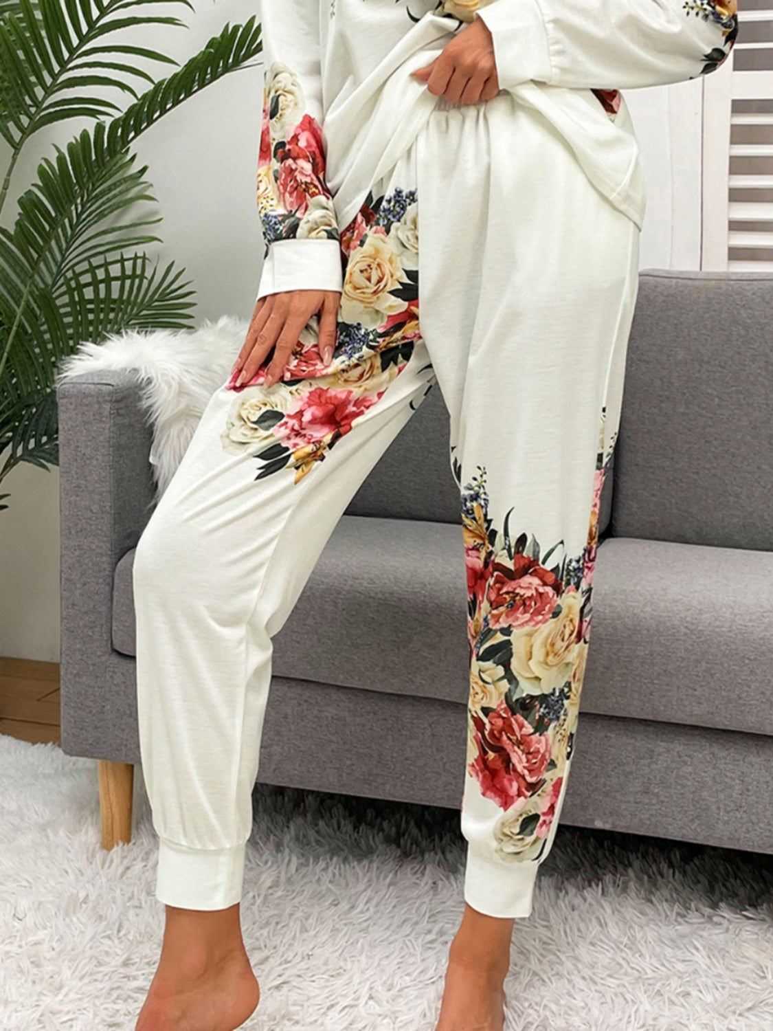 Outfit Flow - Shiny Printed Round Neck Top and Pants Lounge Set