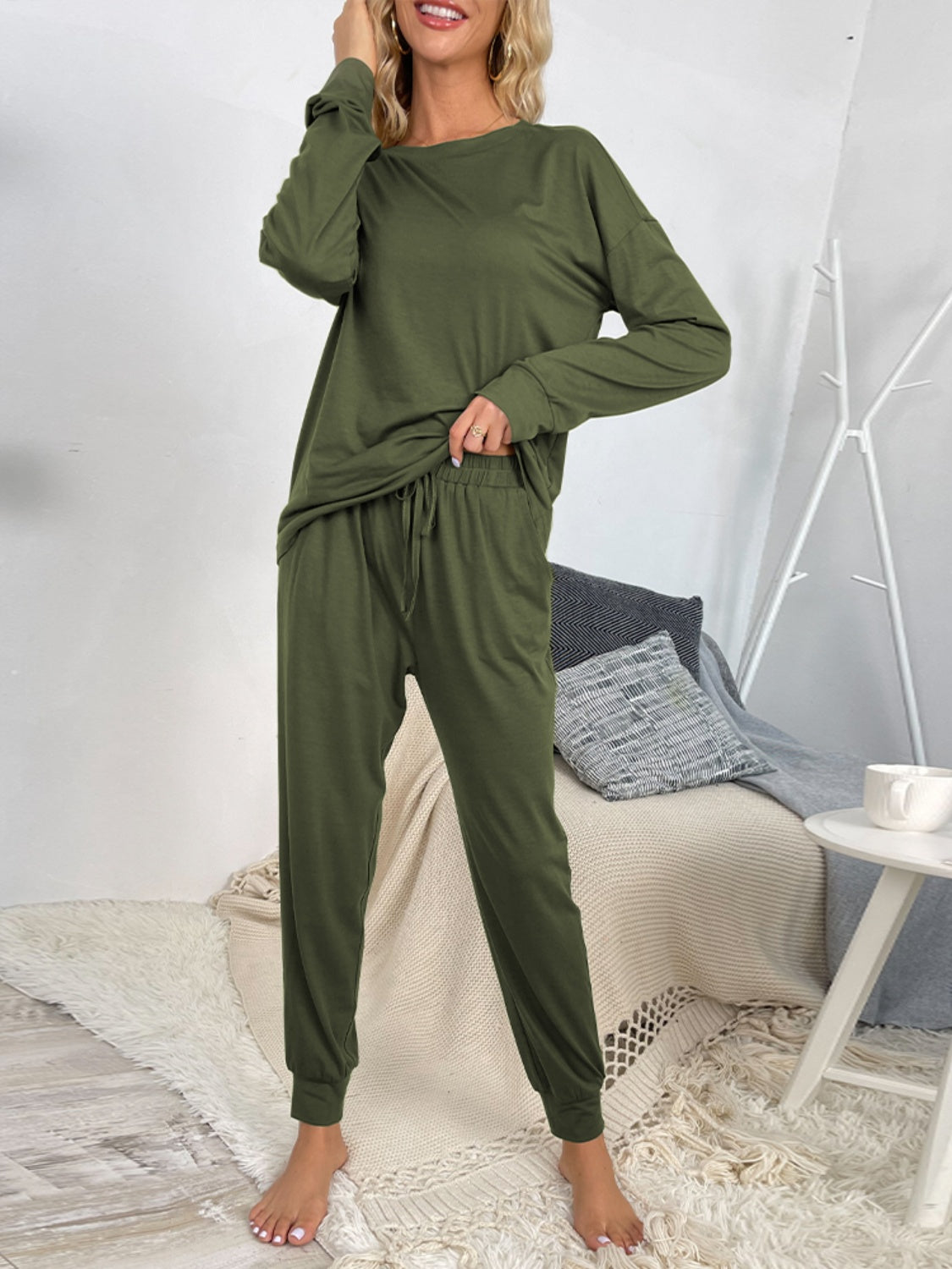 Outfit Flow - Shiny Round Neck Top and Drawstring Pants Lounge Set