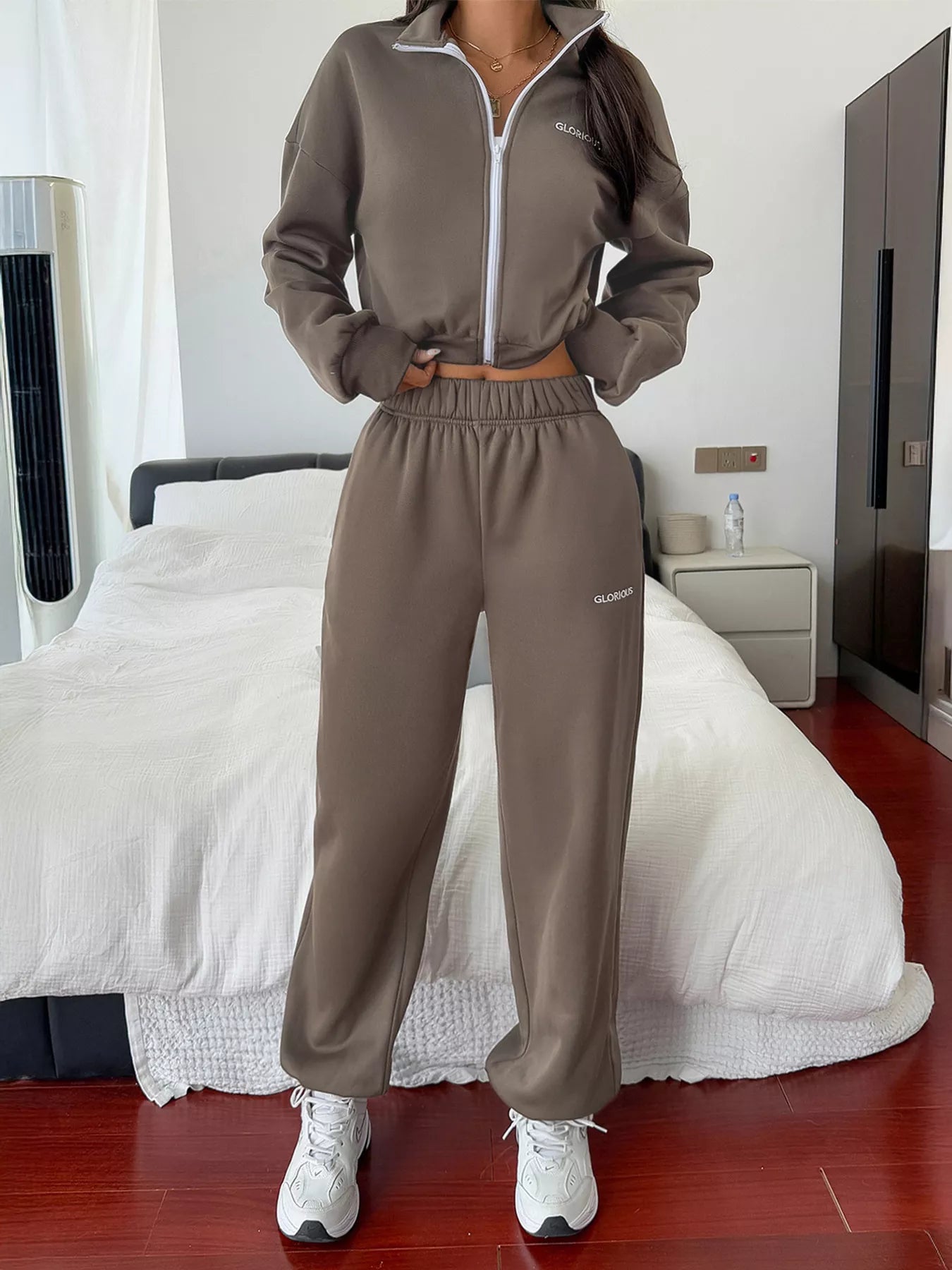 Casual Zipper Front Sweatshirt & Drawstring Pants Set OutfitFlow