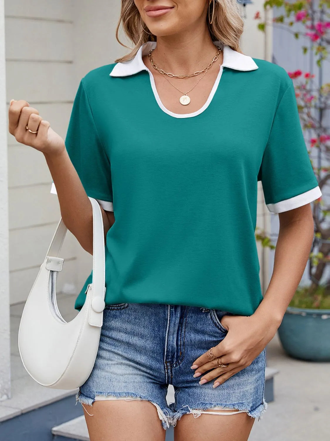 Contrast Trim Collar Short Sleeve Casual T-Shirt OutfitFlow