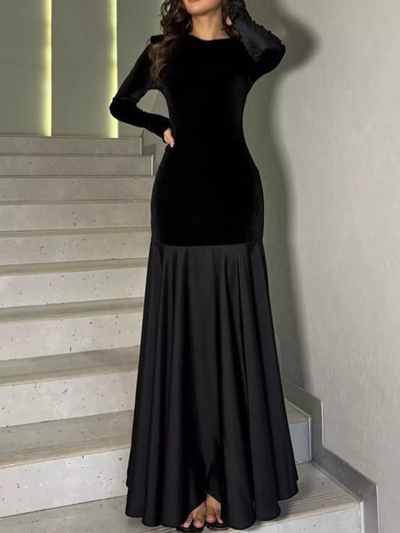 Round Neck Long Sleeve Maxi Dress Black OutfitFlow