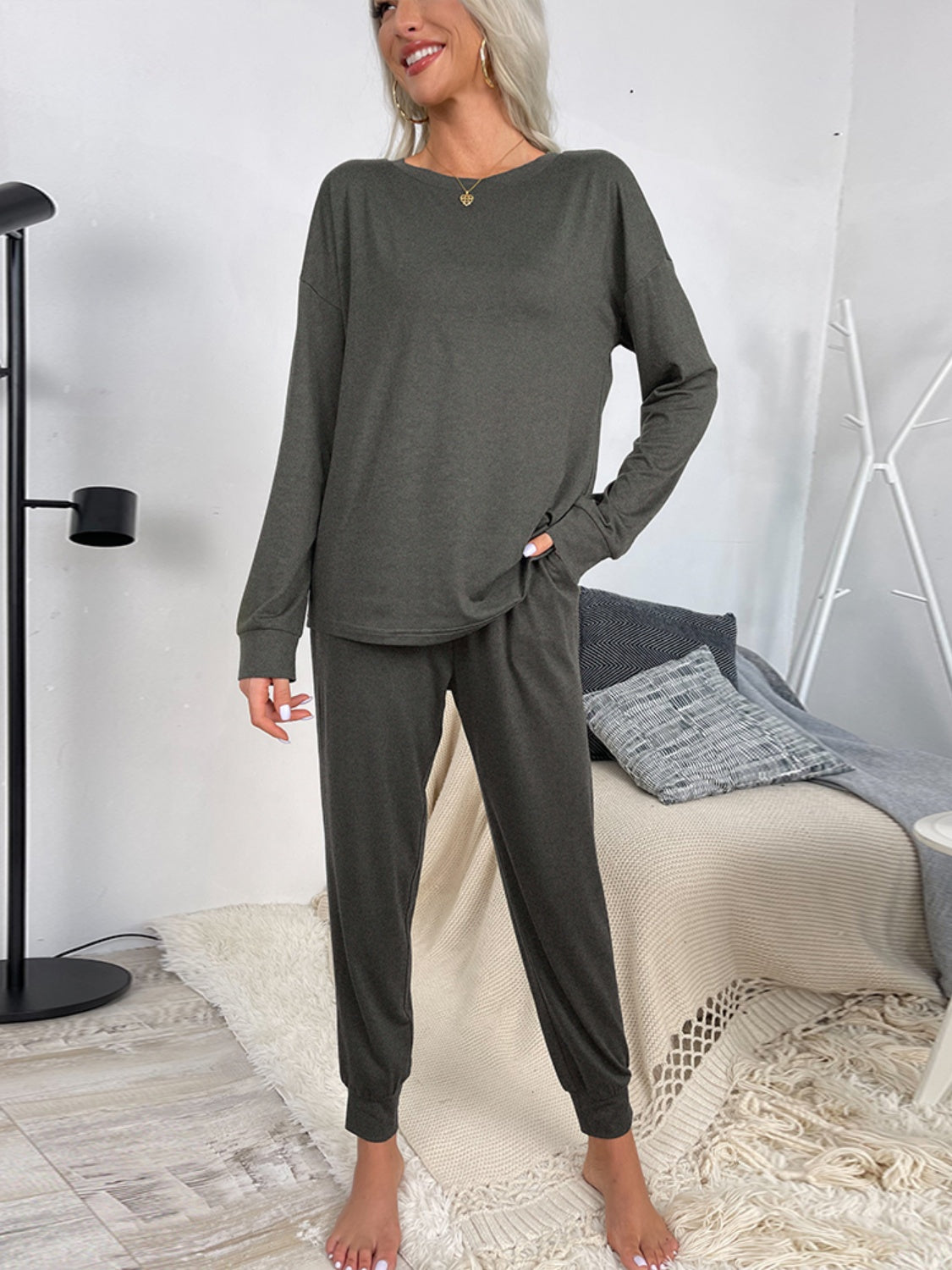 Outfit Flow - Shiny Round Neck Top and Drawstring Pants Lounge Set