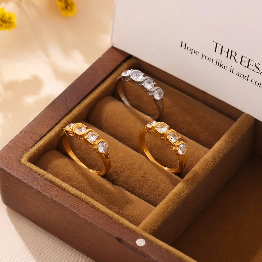 Stainless Steel Inlaid Zircon Ring OutfitFlow