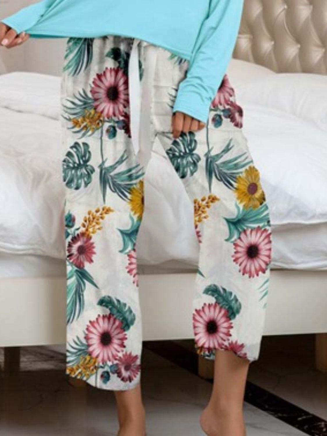 Outfit Flow - Round Neck Top and Printed Pants Lounge Set