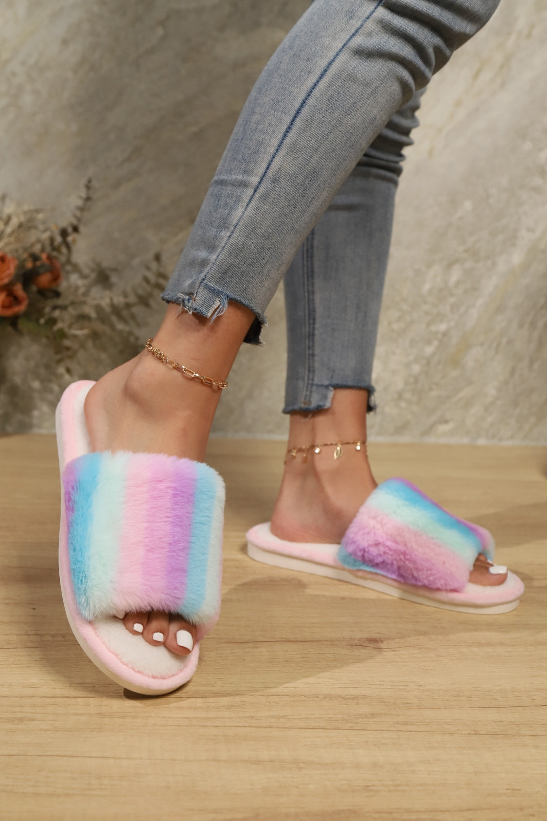 Outfit Flow - Color Block Open Toe Faux Fur PVC Slippers