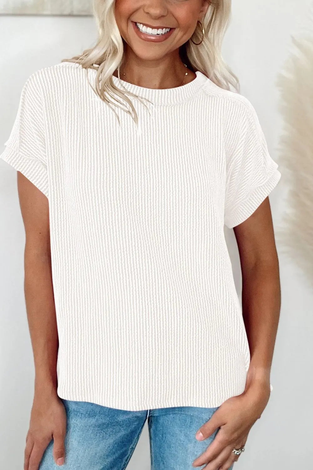 Casual Ribbed Short Sleeve Round Neck T-Shirt OutfitFlow